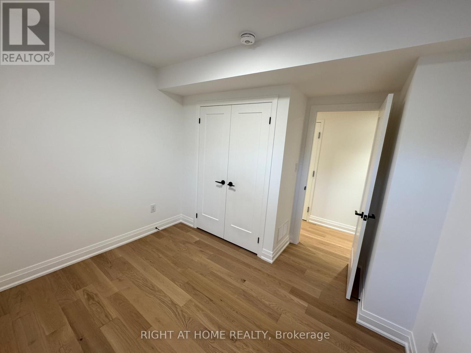 1 Random Street, Toronto, Ontario  M9B 2J3 - Photo 14 - W12987602