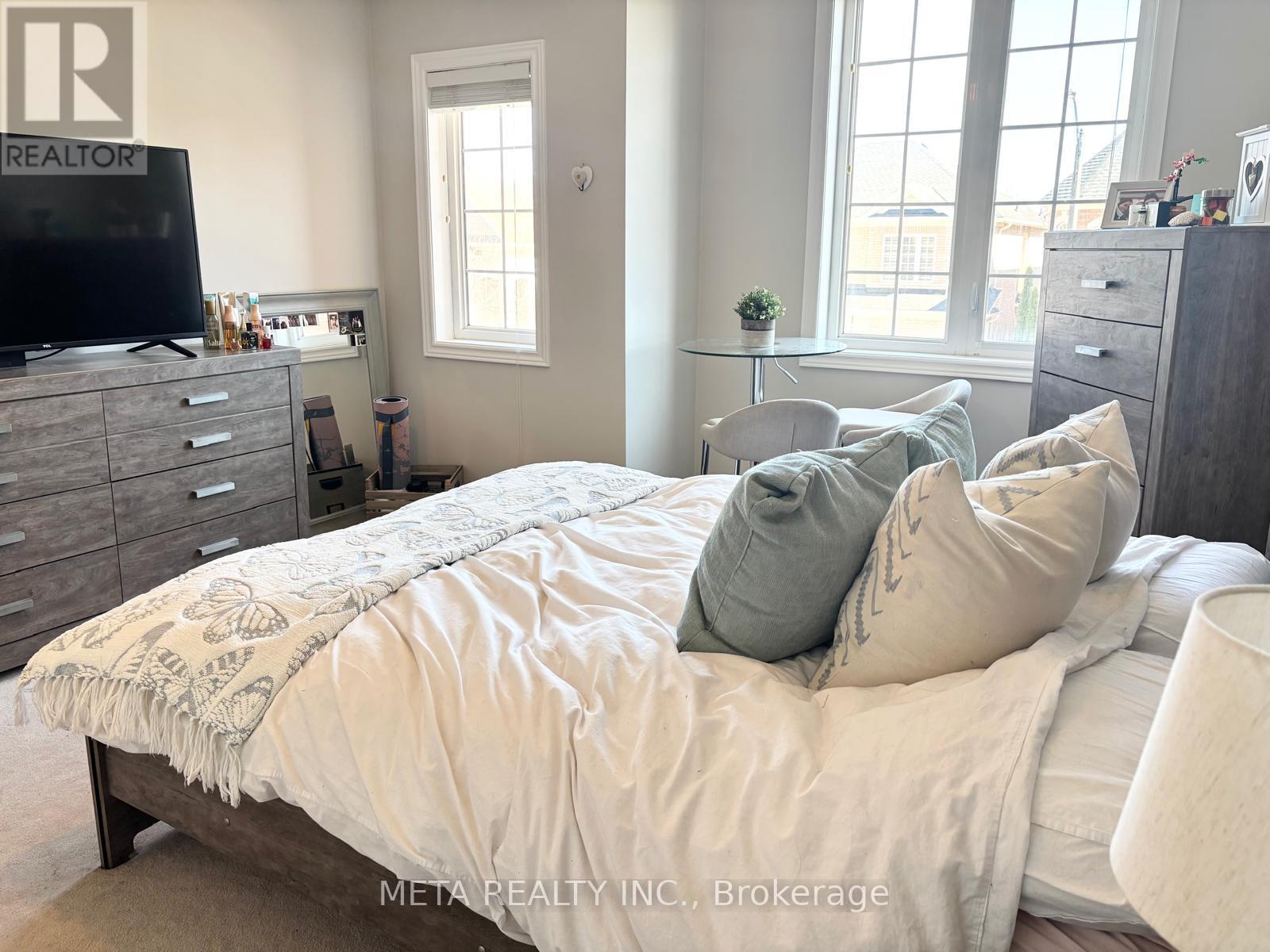 102 Begonia Crescent, Brampton, Ontario  L7A 0M7 - Photo 17 - W12987606