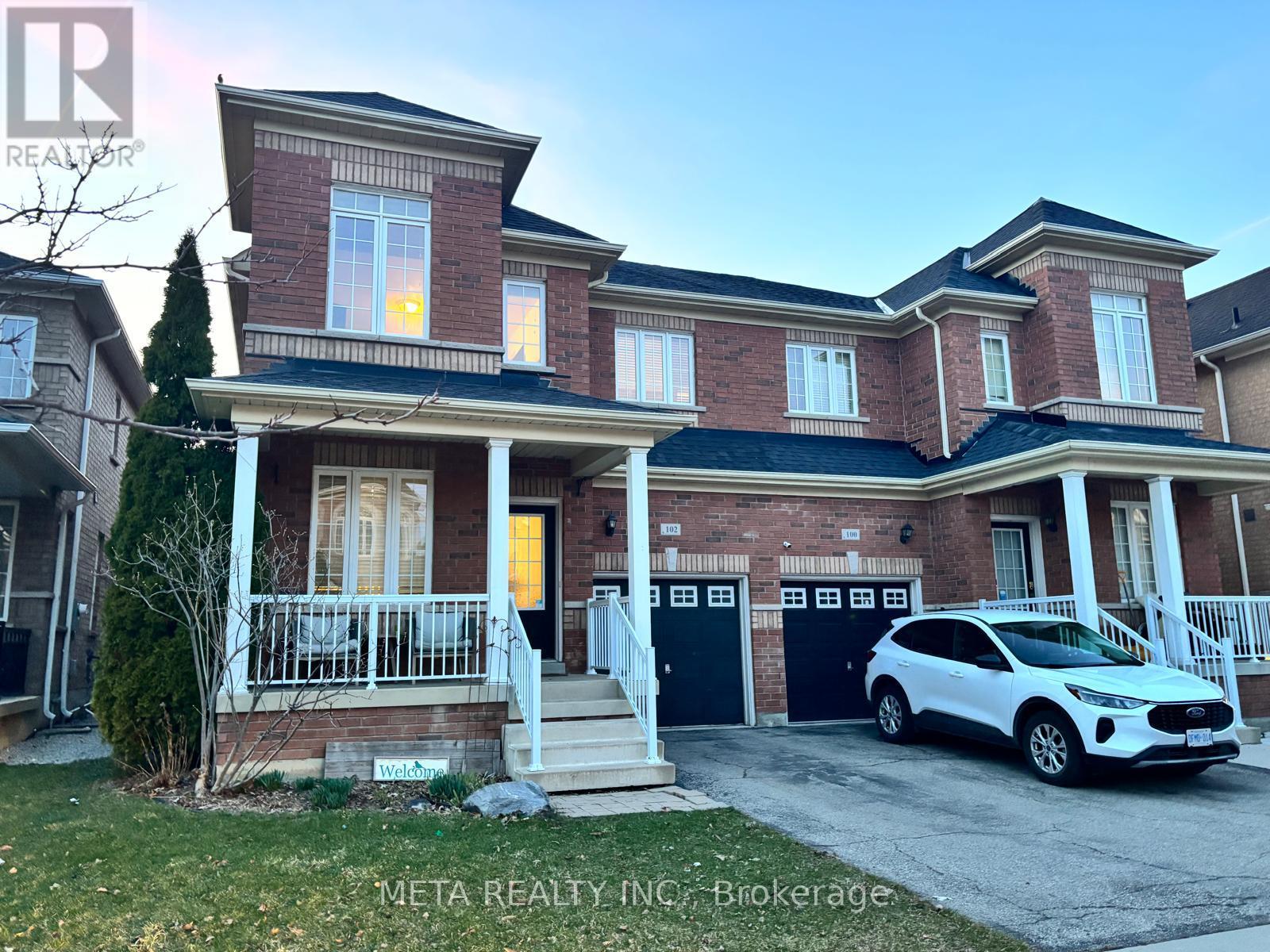 102 Begonia Crescent, Brampton, Ontario  L7A 0M7 - Photo 2 - W12987606