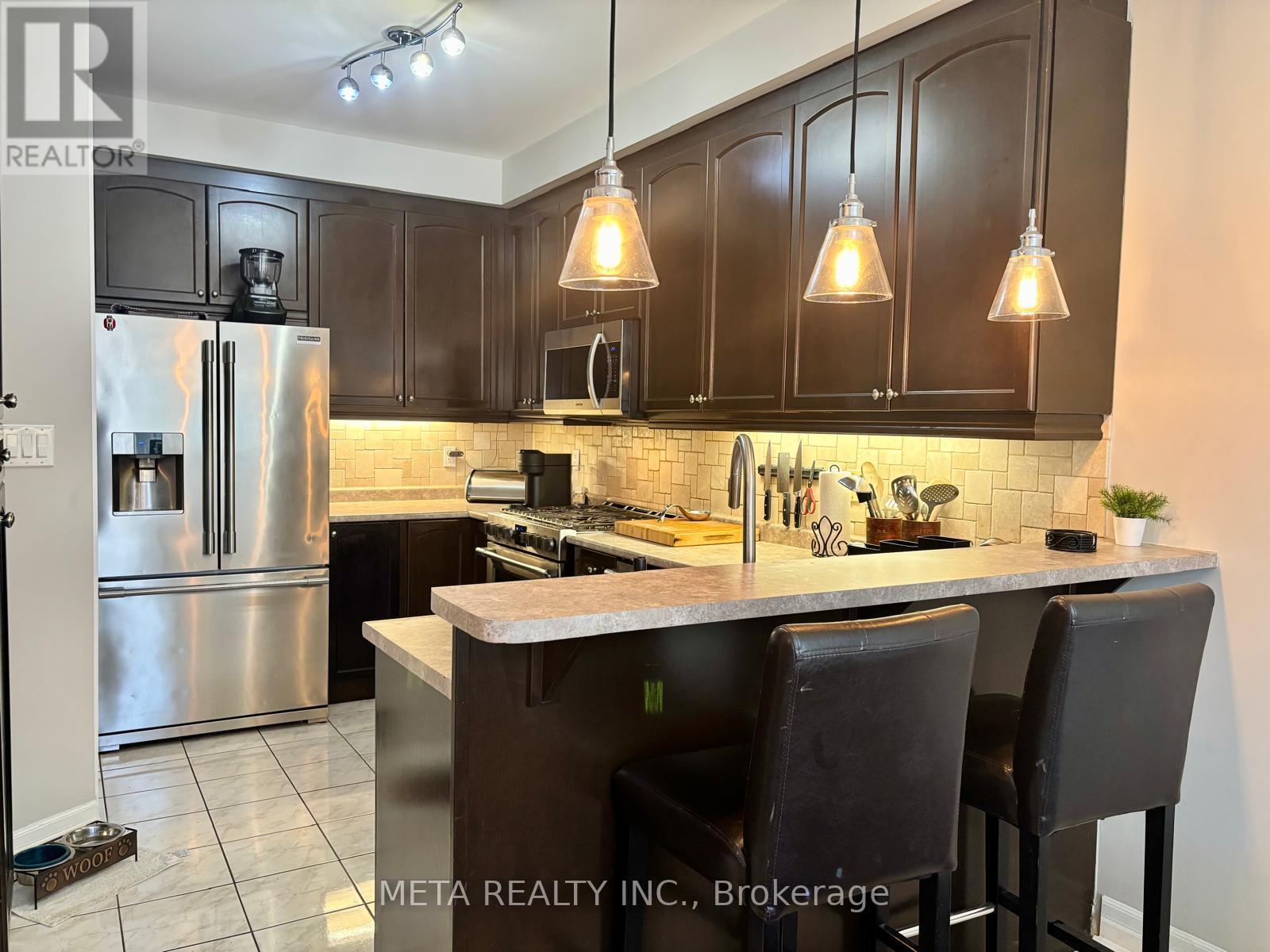 102 Begonia Crescent, Brampton, Ontario  L7A 0M7 - Photo 6 - W12987606