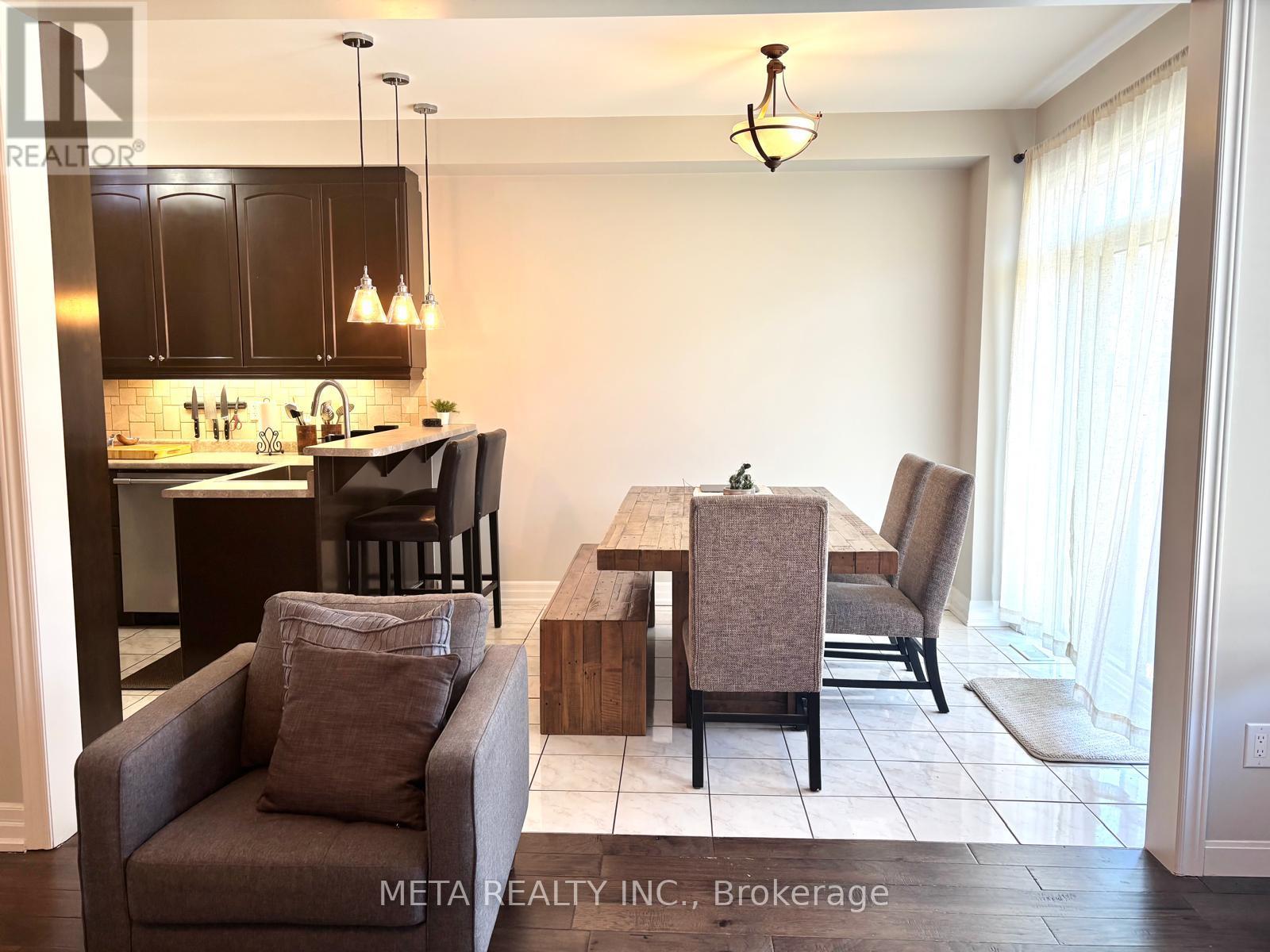 102 Begonia Crescent, Brampton, Ontario  L7A 0M7 - Photo 8 - W12987606