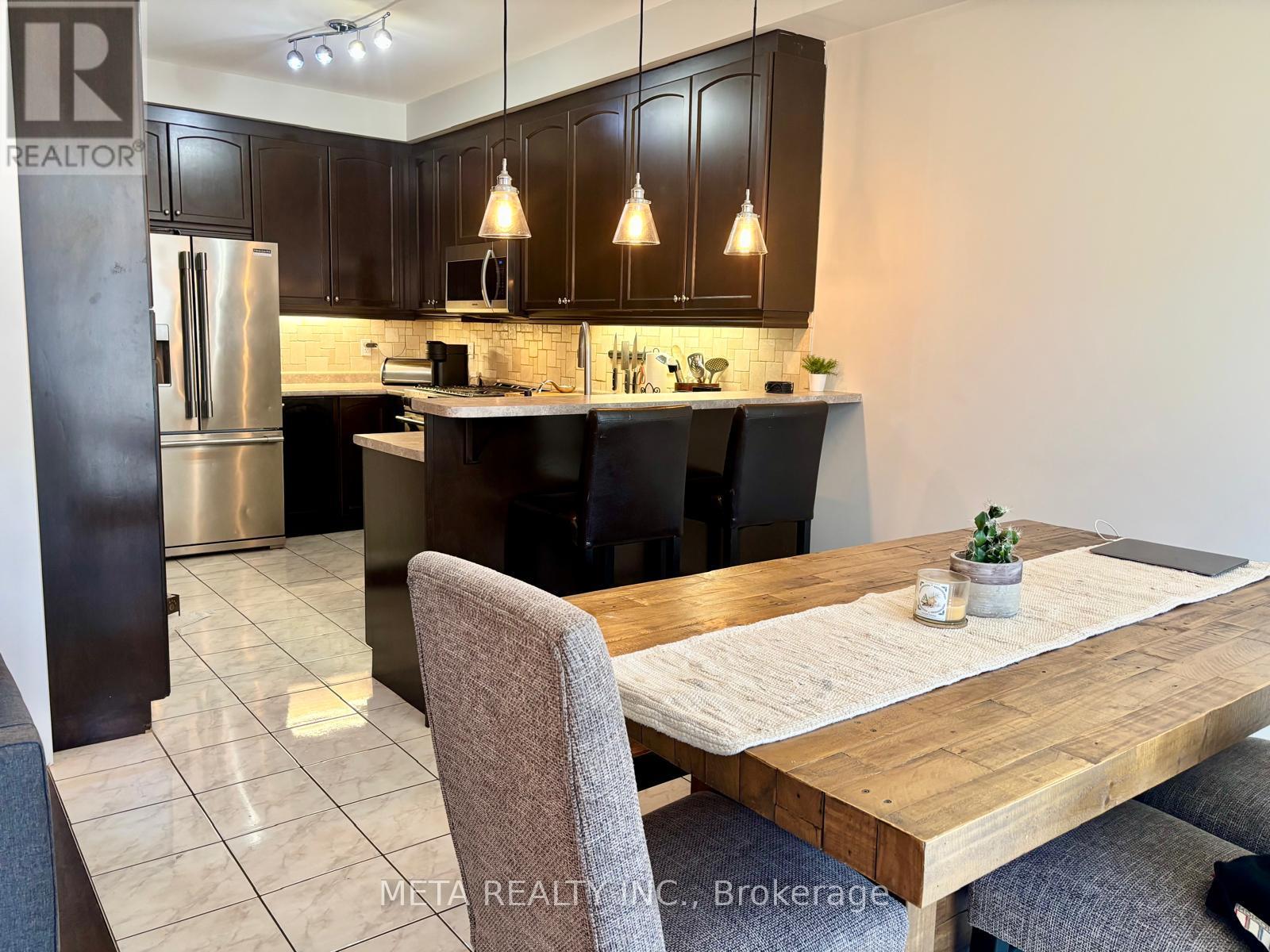 102 Begonia Crescent, Brampton, Ontario  L7A 0M7 - Photo 9 - W12987606