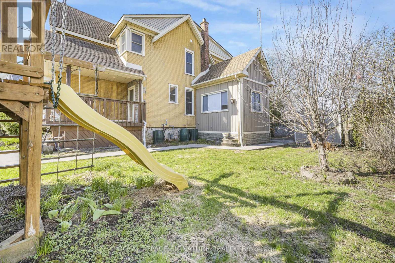 141 York Street, St. Catharines, Ontario  L2R 6E8 - Photo 2 - X12987546