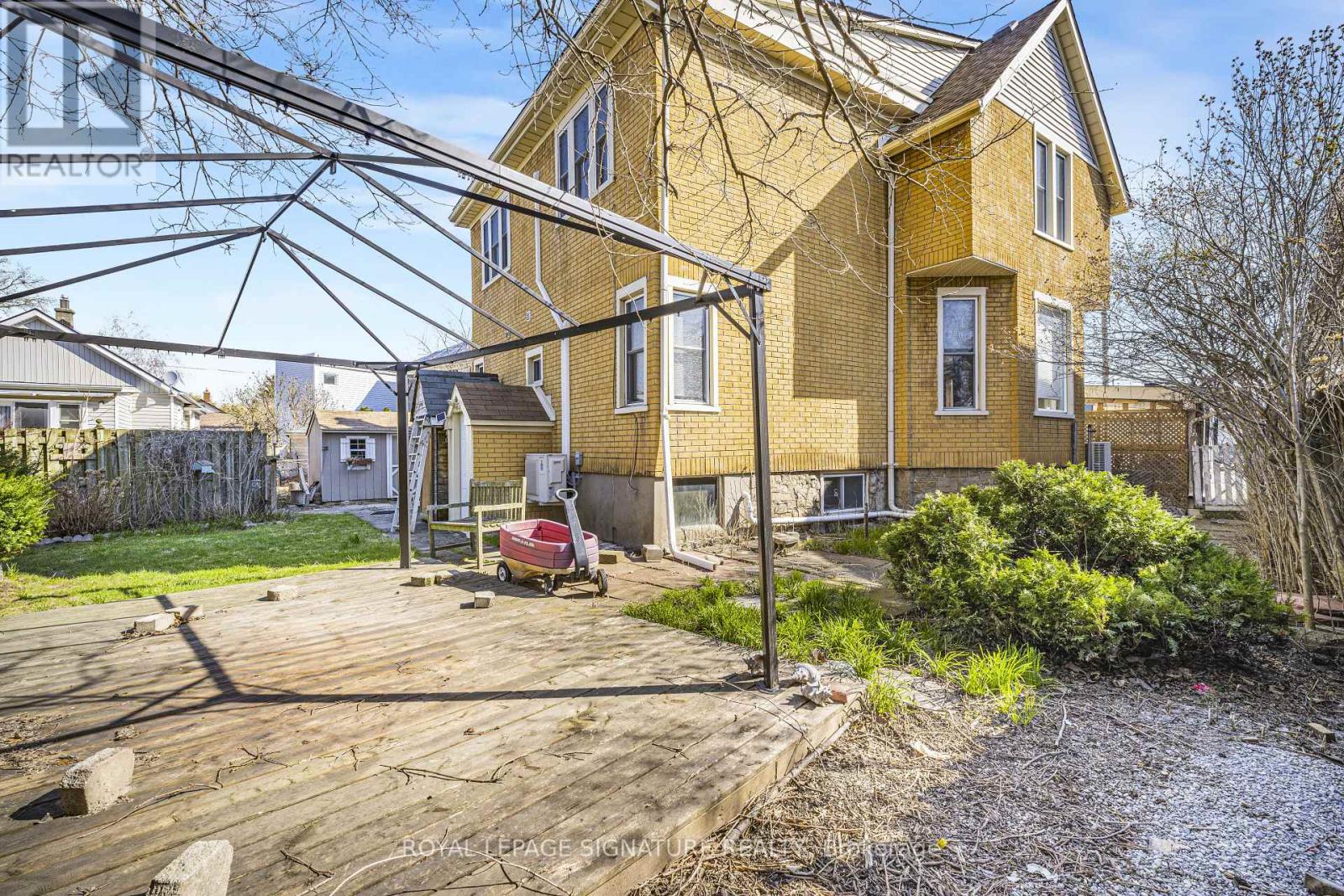 141 York Street, St. Catharines, Ontario  L2R 6E8 - Photo 36 - X12987546