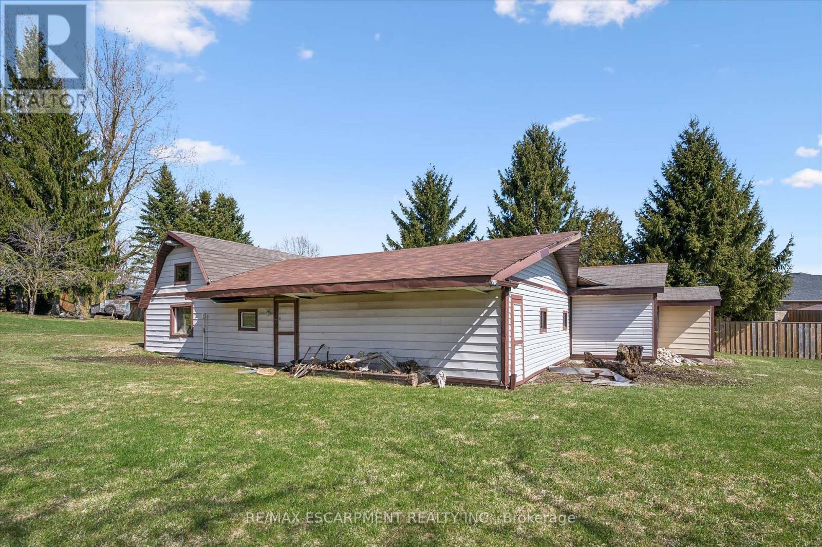 215 King Street, Minto, Ontario  N0G 2P0 - Photo 10 - X12987554