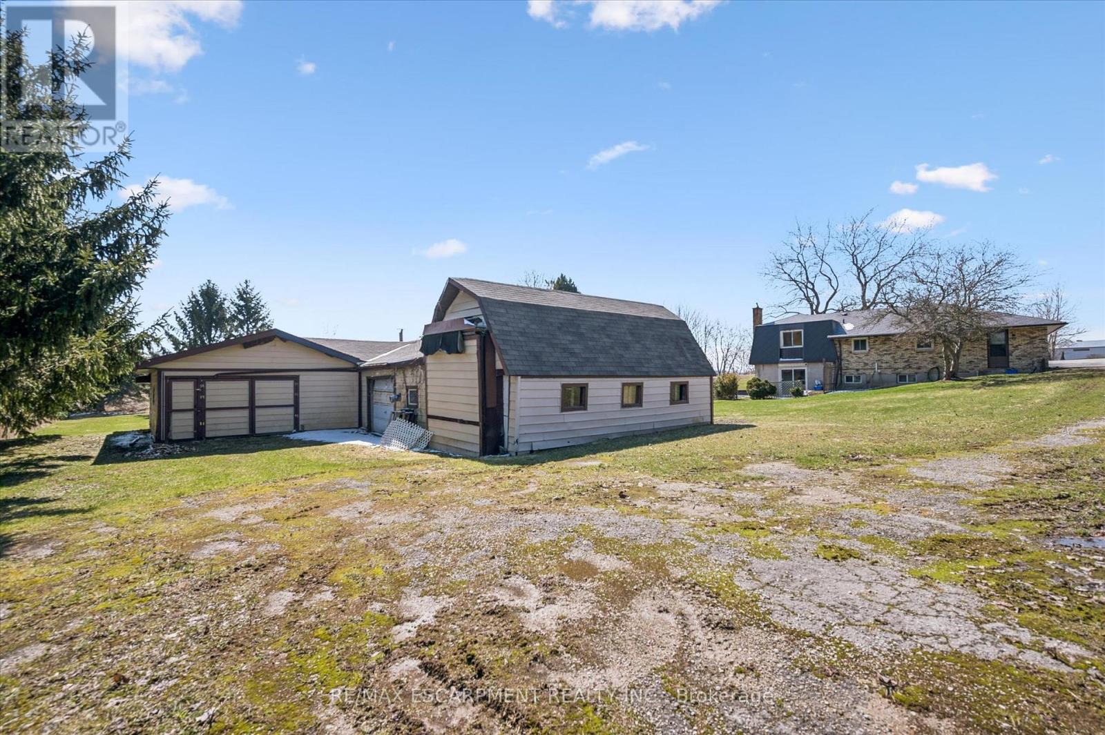 215 King Street, Minto, Ontario  N0G 2P0 - Photo 13 - X12987554