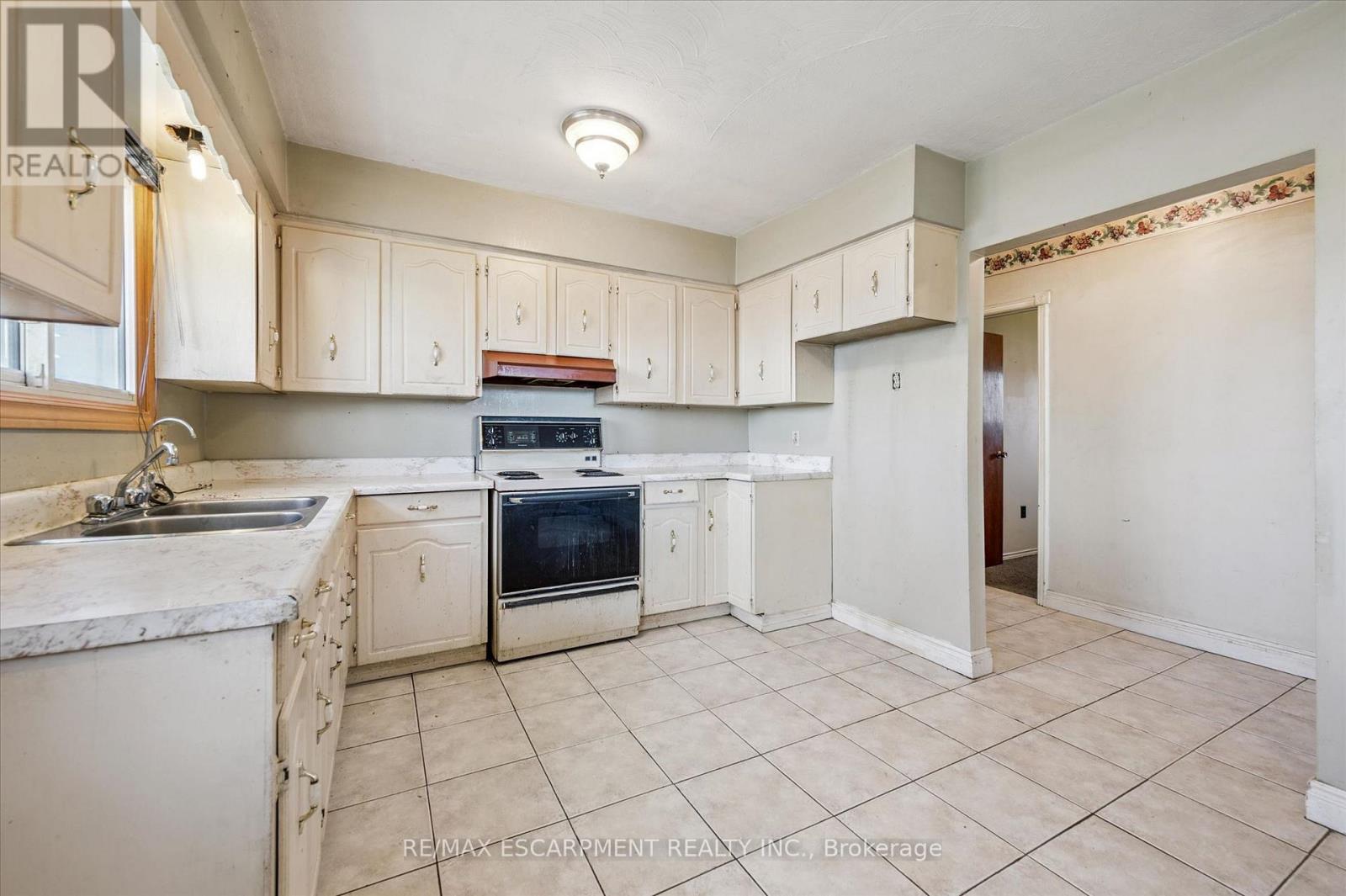 215 King Street, Minto, Ontario  N0G 2P0 - Photo 16 - X12987554