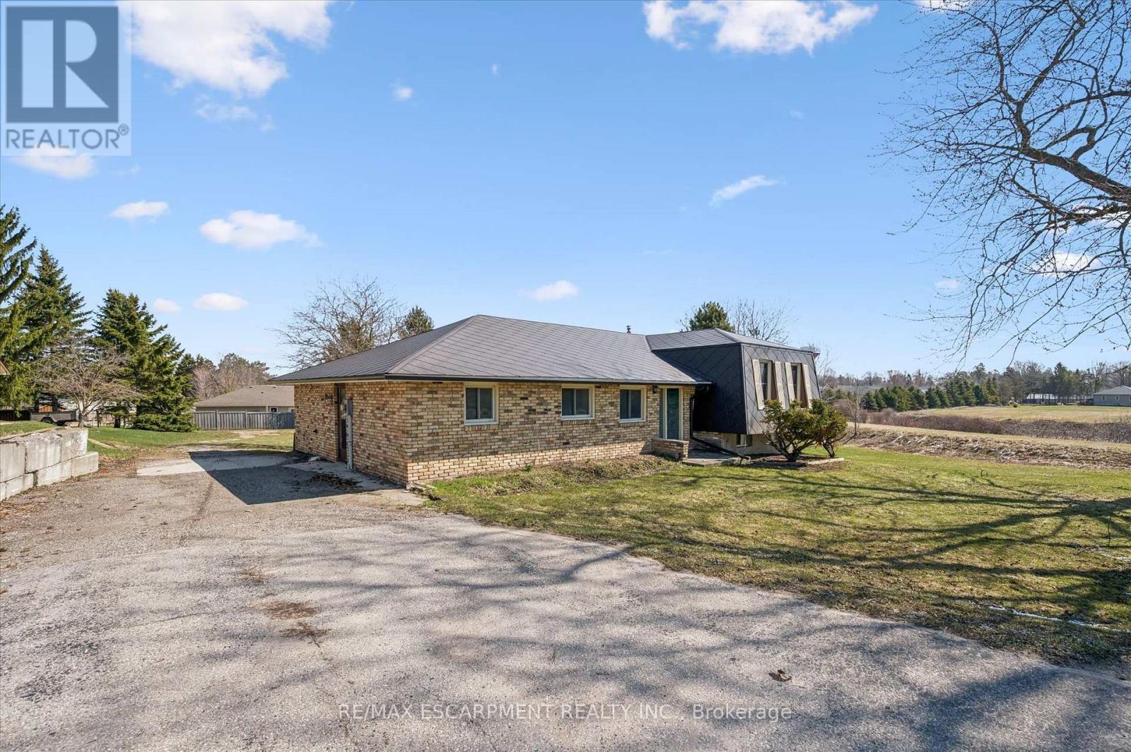 215 King Street, Minto, Ontario  N0G 2P0 - Photo 2 - X12987554