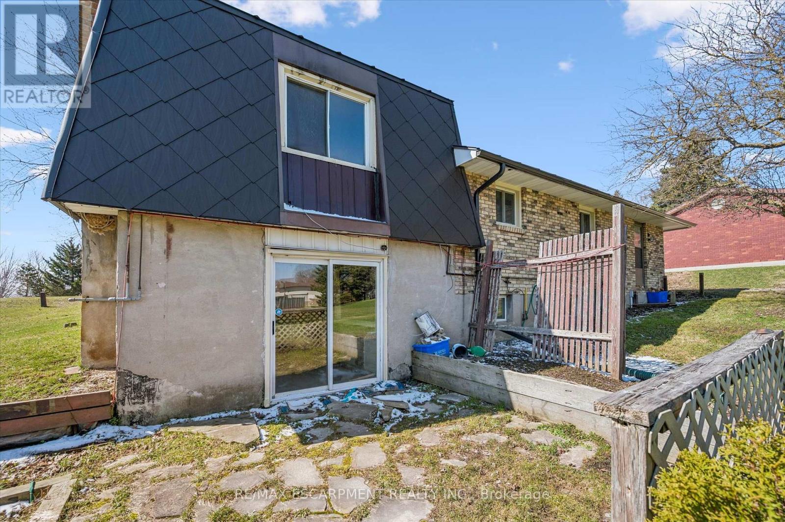 215 King Street, Minto, Ontario  N0G 2P0 - Photo 6 - X12987554