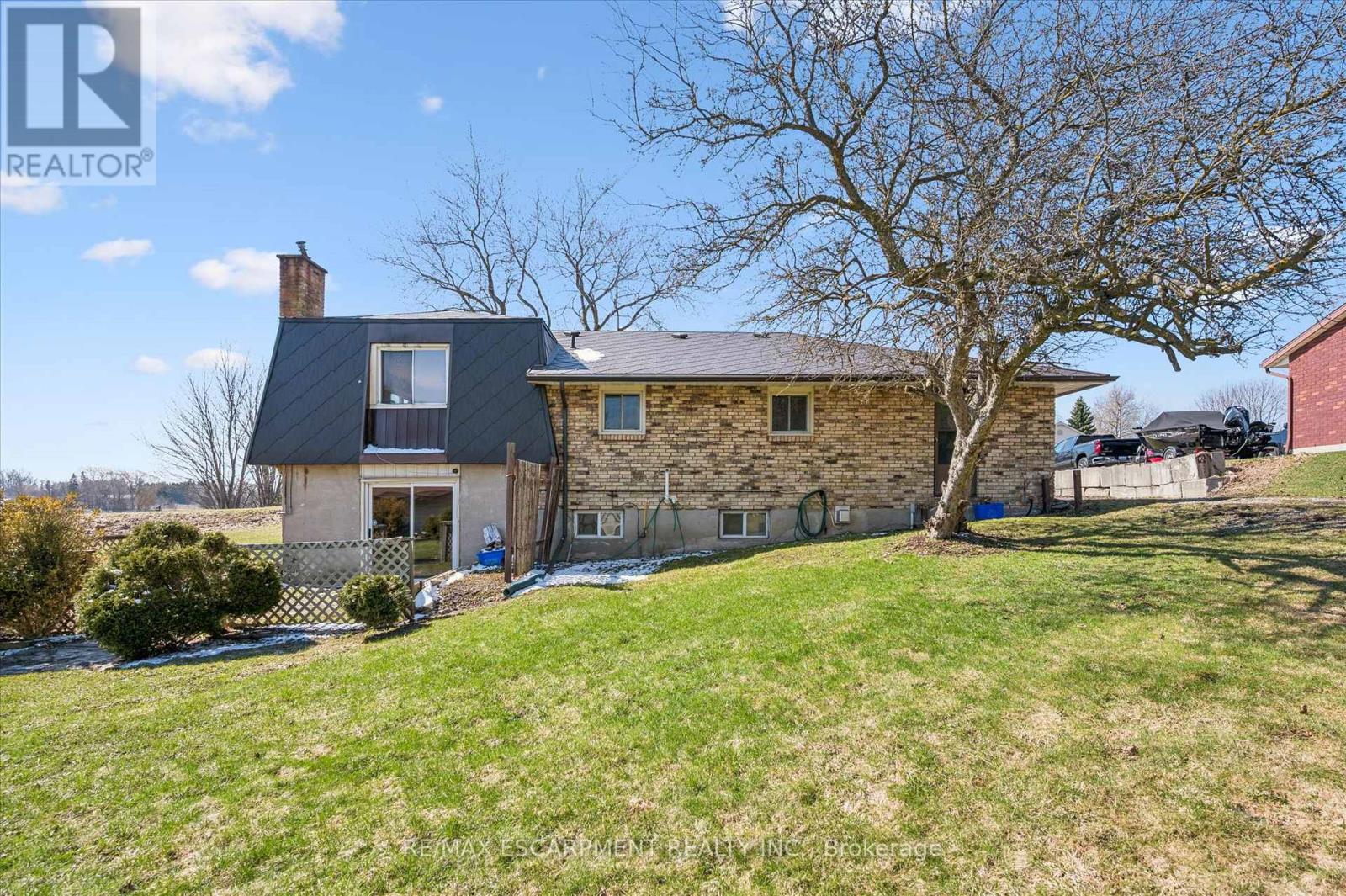 215 King Street, Minto, Ontario  N0G 2P0 - Photo 7 - X12987554