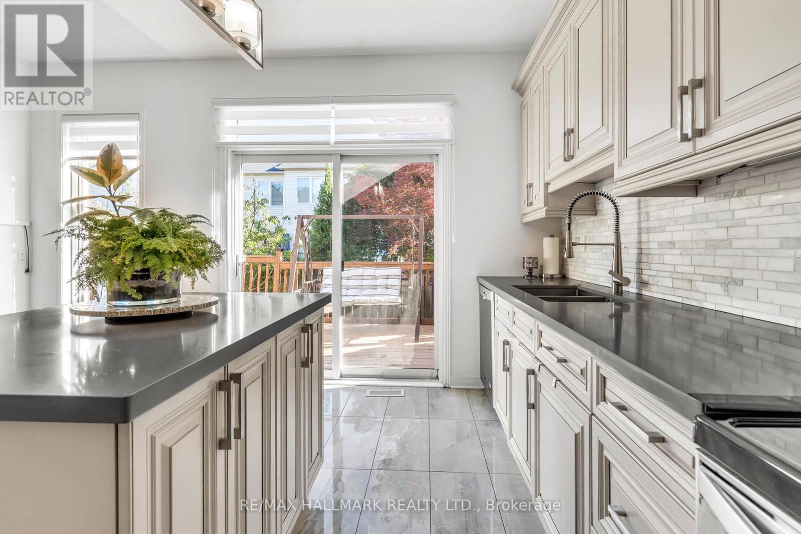 21 Brooks Avenue, Aurora, Ontario  L4H 0K4 - Photo 24 - N12987578