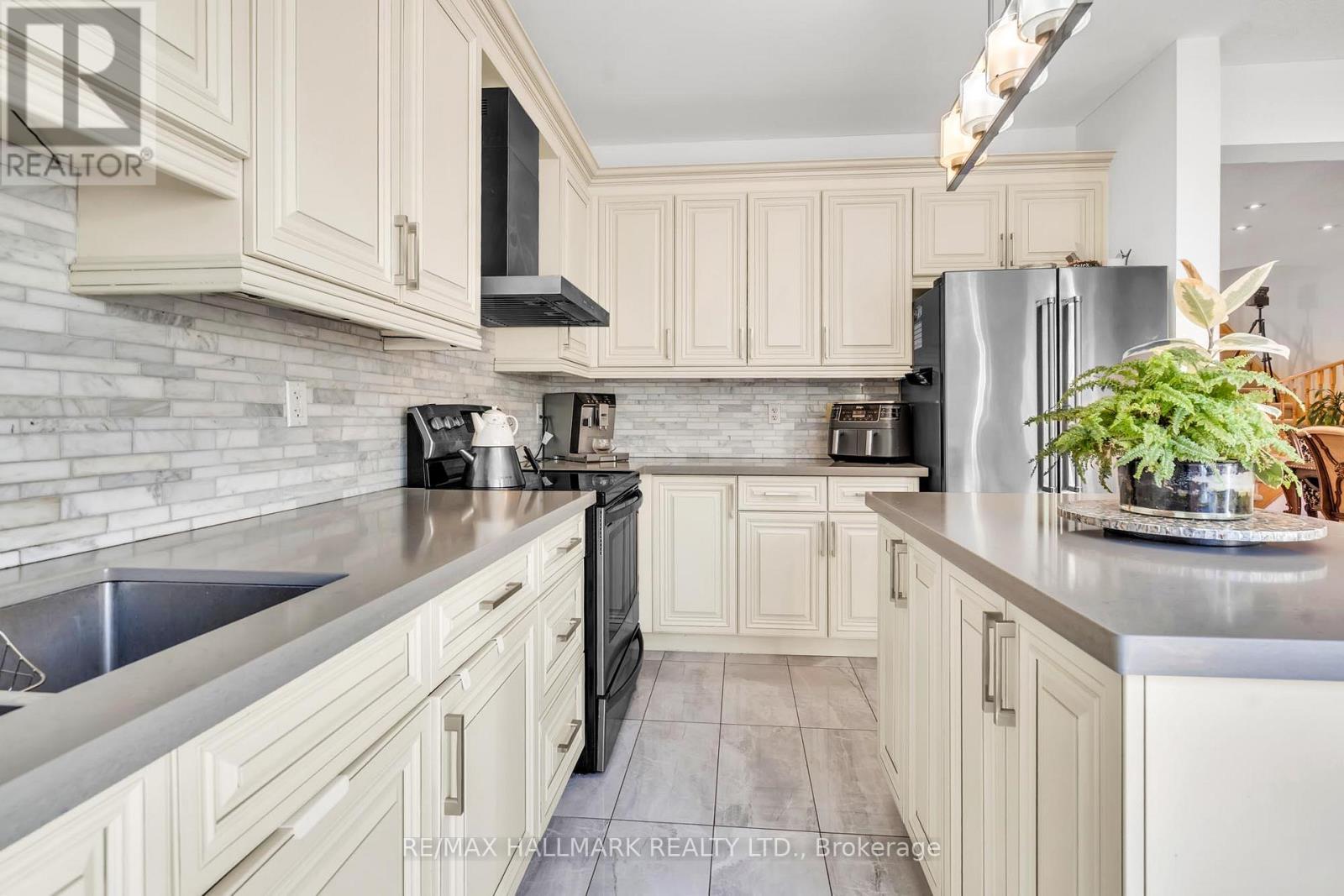 21 Brooks Avenue, Aurora, Ontario  L4H 0K4 - Photo 23 - N12987578