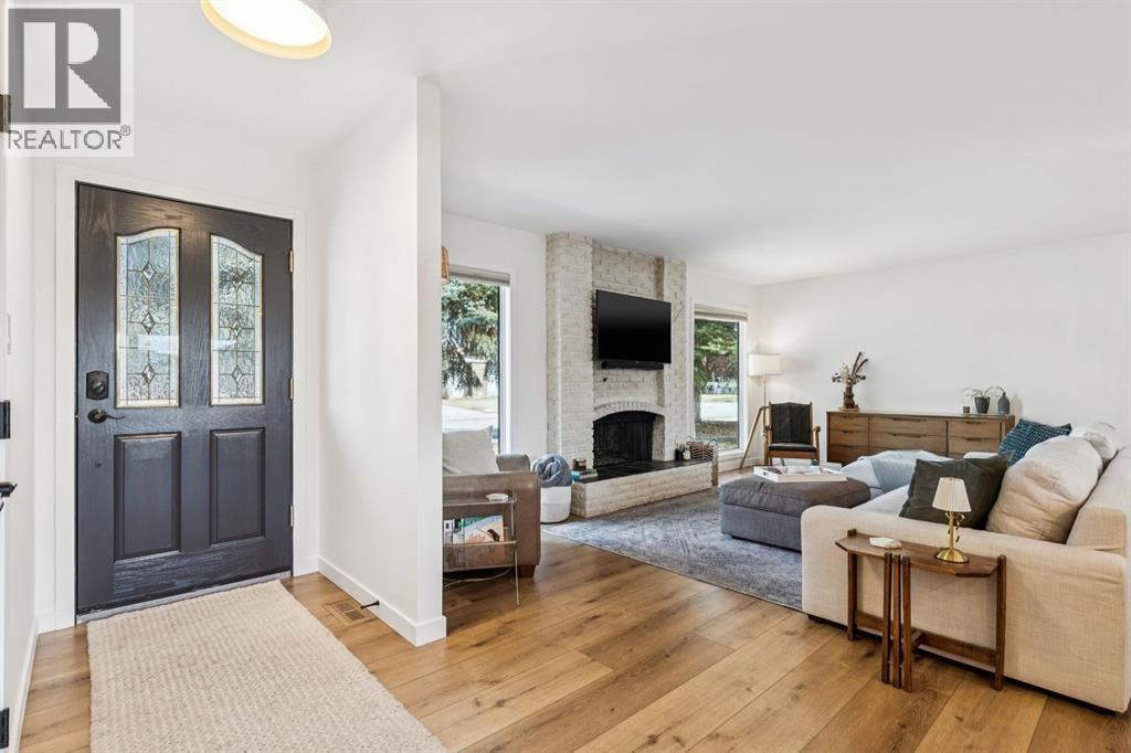 931 Parkwood Drive SE, Calgary, Alberta  T2J 3W9 - Photo 3 - A2299763