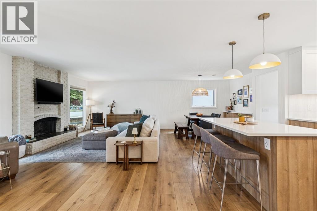 931 Parkwood Drive SE, Calgary, Alberta  T2J 3W9 - Photo 2 - A2299763