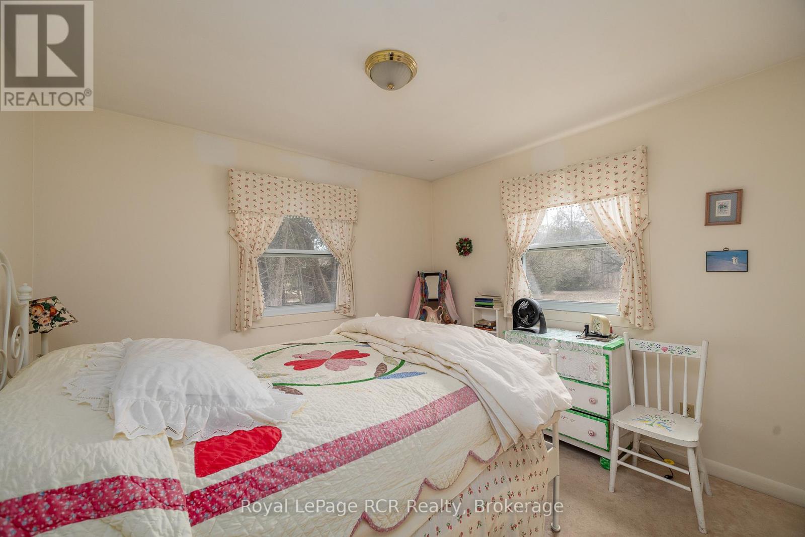 406 Balmy Beach Road, Georgian Bluffs, Ontario  N4K 5N4 - Photo 19 - X12981798