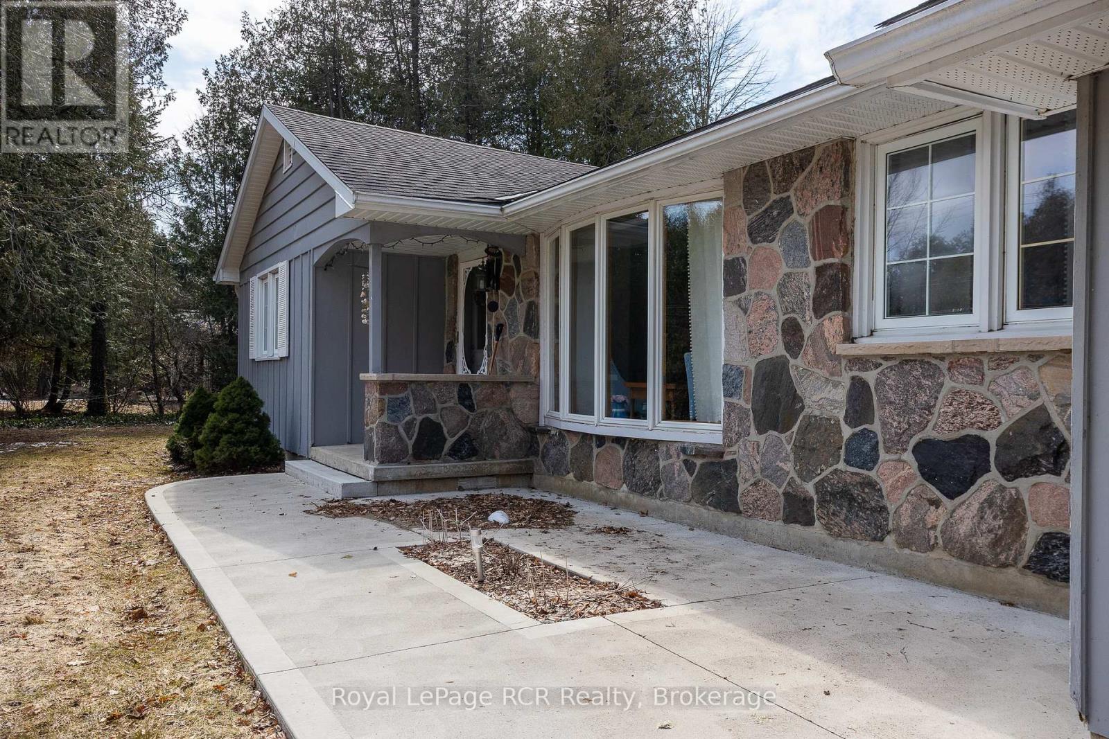 406 Balmy Beach Road, Georgian Bluffs, Ontario  N4K 5N4 - Photo 4 - X12981798