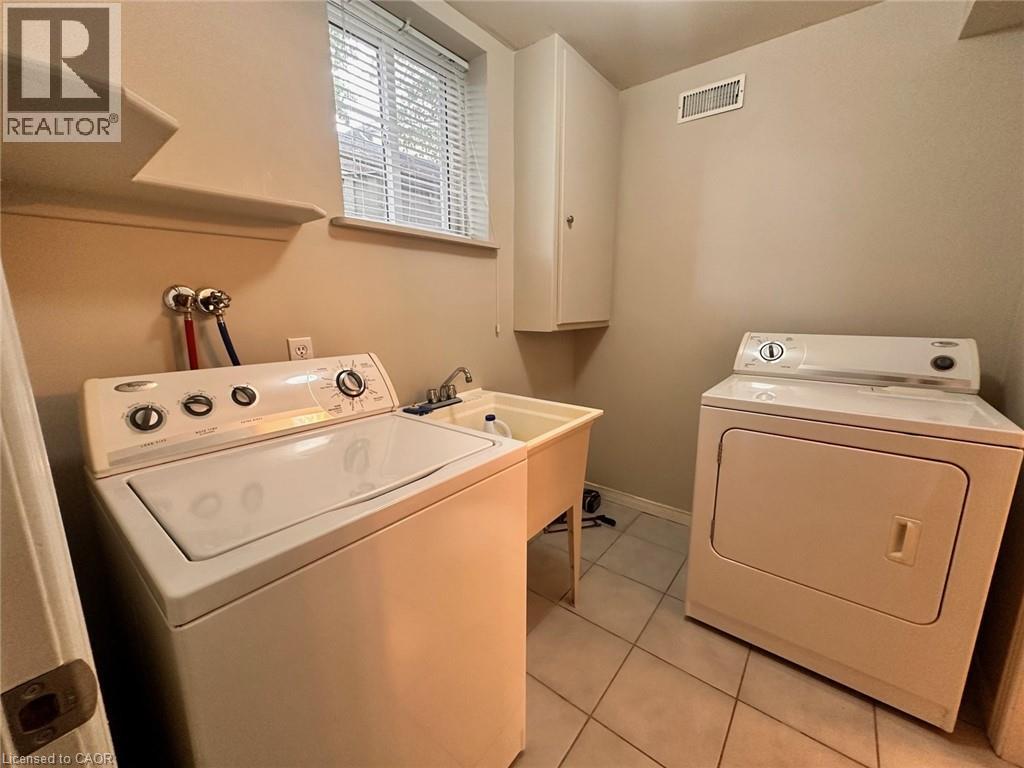 9 Macville Avenue Unit# B, Kitchener, Ontario  N2K 1T2 - Photo 2 - 40819453