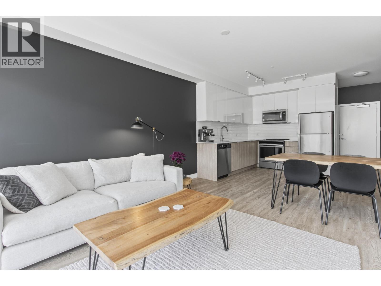 417 37881 Cleveland Avenue, Squamish, British Columbia  V8B 0Z7 - Photo 2 - R3099667