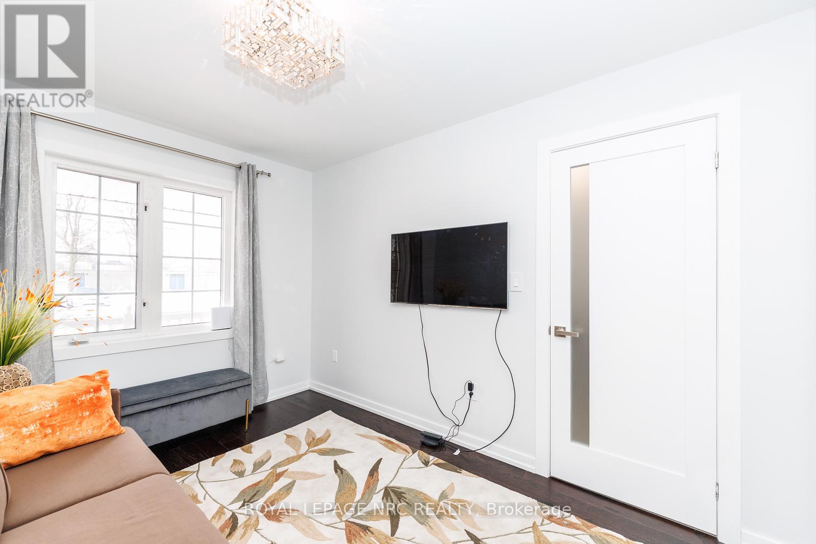 4a Wood Street, St. Catharines, Ontario  L2N 2A9 - Photo 14 - X12908476