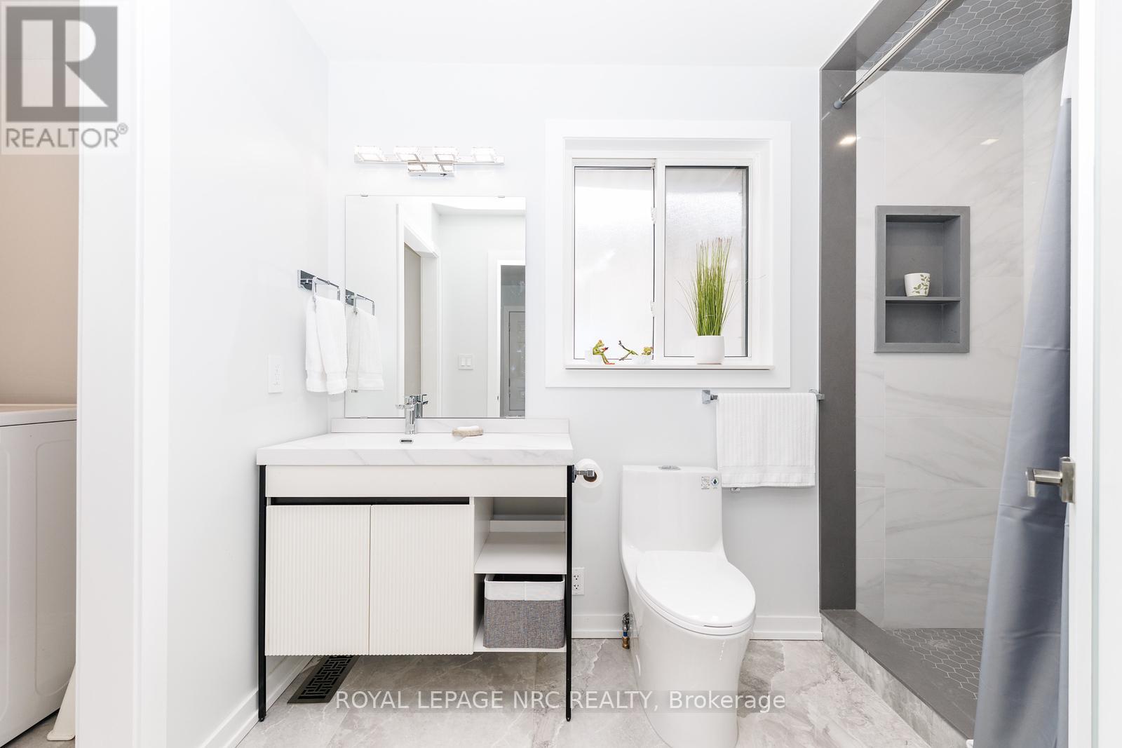 4a Wood Street, St. Catharines, Ontario  L2N 2A9 - Photo 26 - X12908476