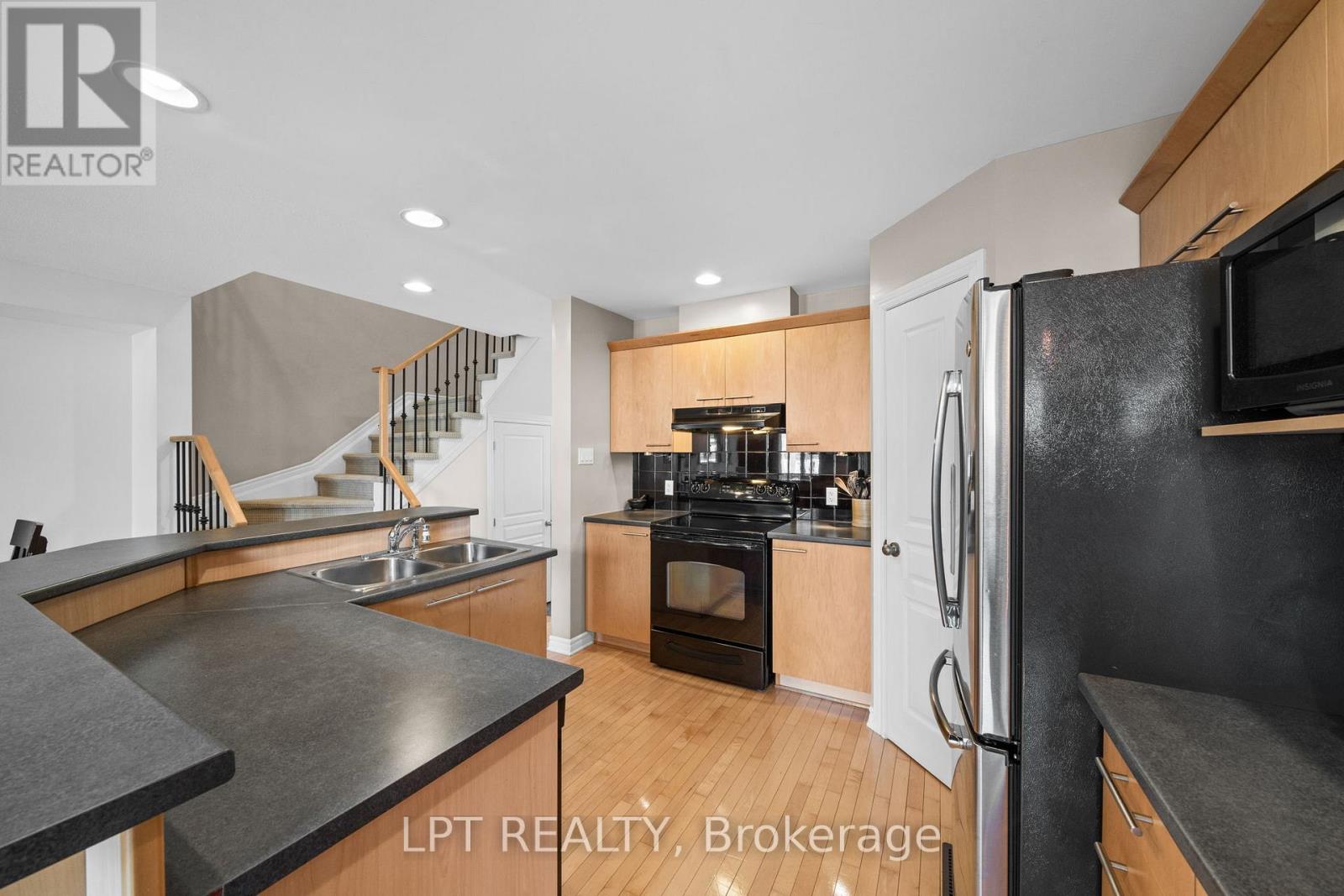 485 Grey Seal Circle, Ottawa, Ontario  K1V 2H7 - Photo 11 - X12987644