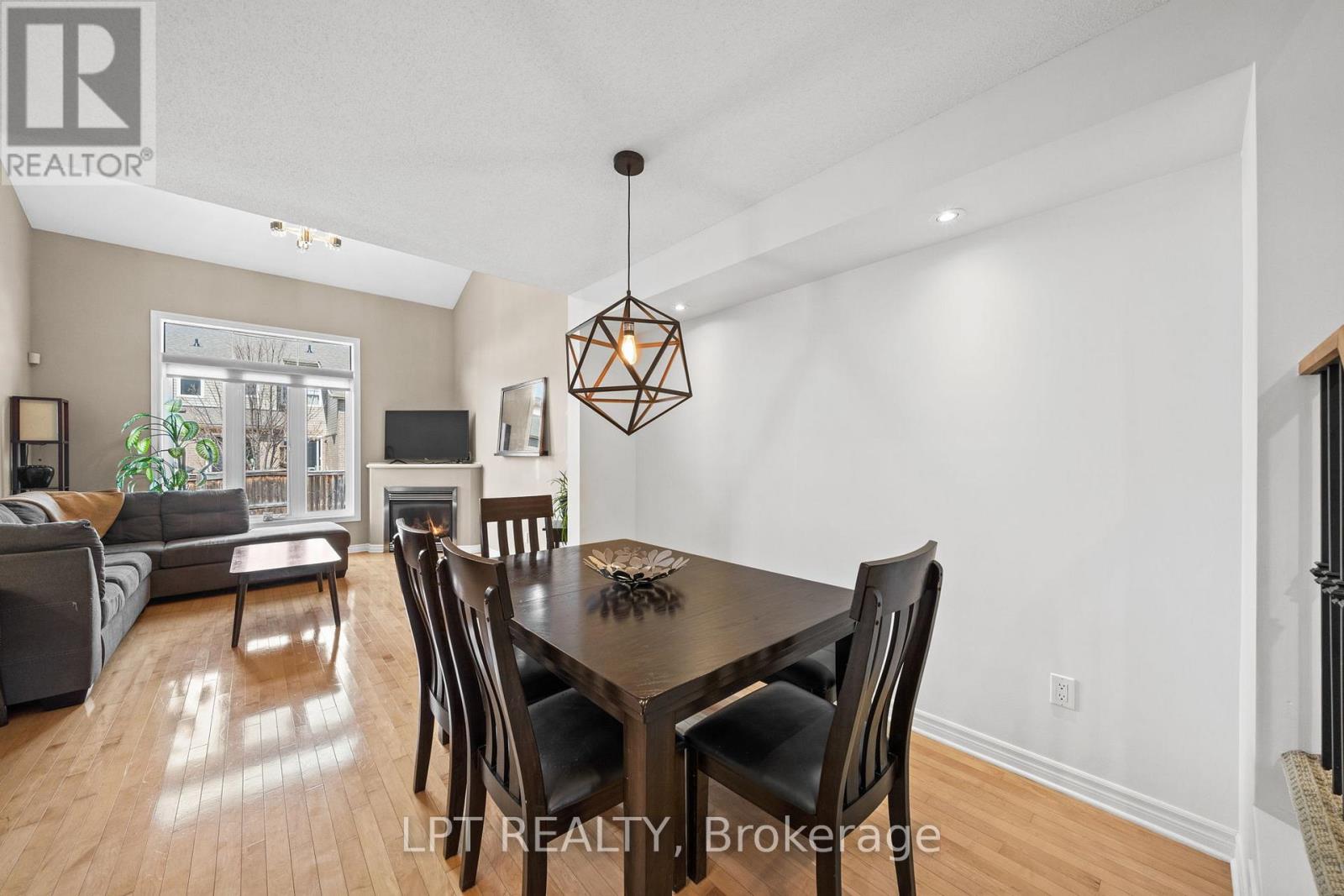 485 Grey Seal Circle, Ottawa, Ontario  K1V 2H7 - Photo 15 - X12987644