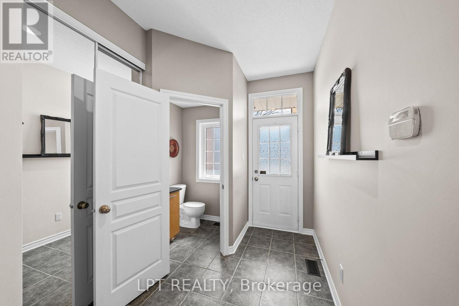 485 Grey Seal Circle, Ottawa, Ontario  K1V 2H7 - Photo 5 - X12987644