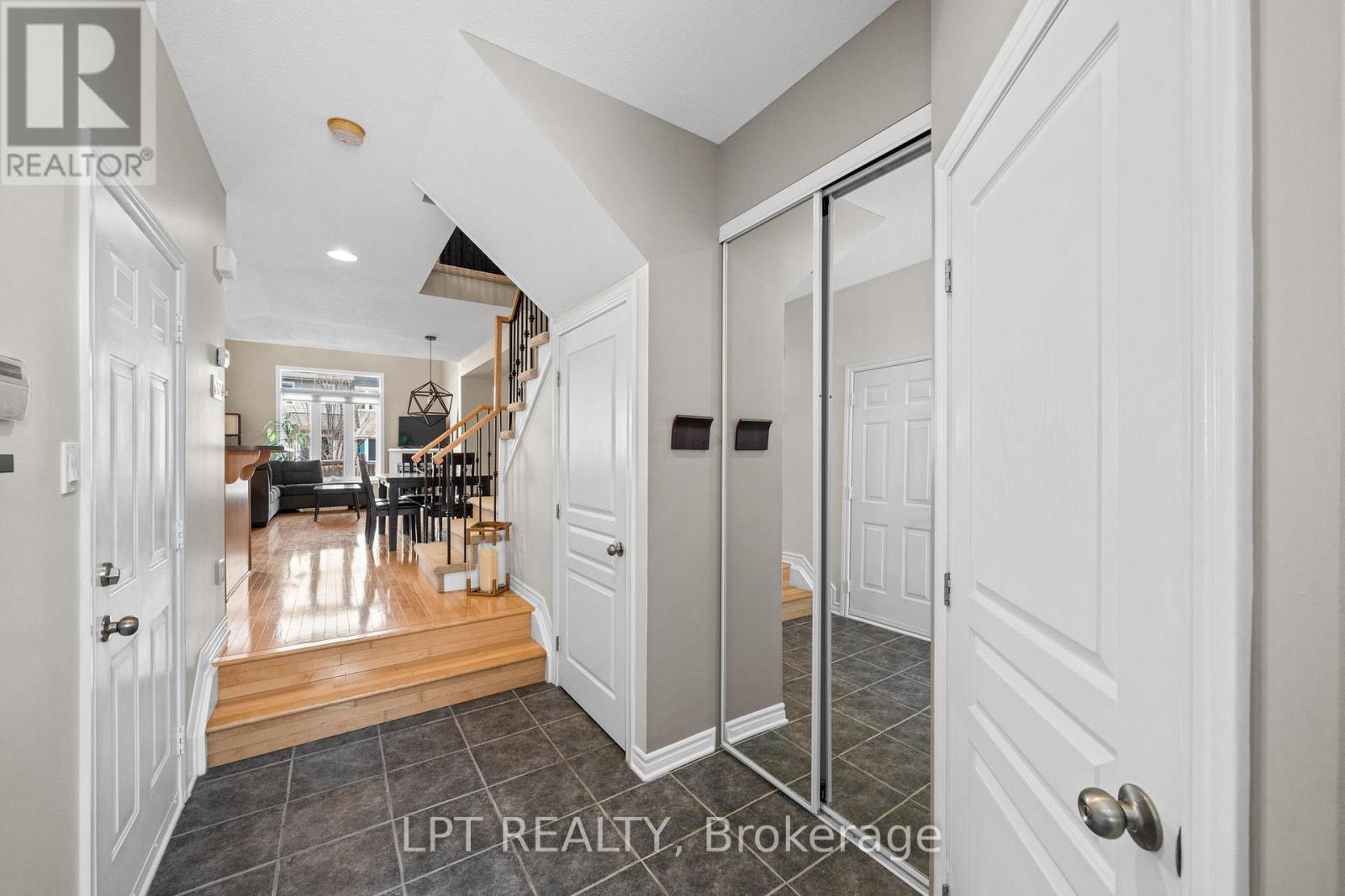 485 Grey Seal Circle, Ottawa, Ontario  K1V 2H7 - Photo 6 - X12987644