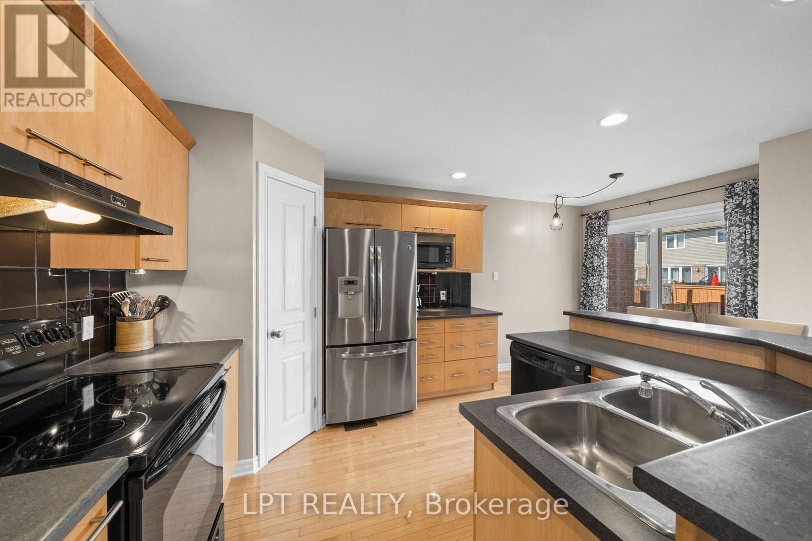 485 Grey Seal Circle, Ottawa, Ontario  K1V 2H7 - Photo 9 - X12987644