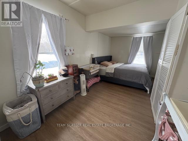 269 Richmond Street, North Middlesex, Ontario  N0M 2K0 - Photo 10 - X12743340