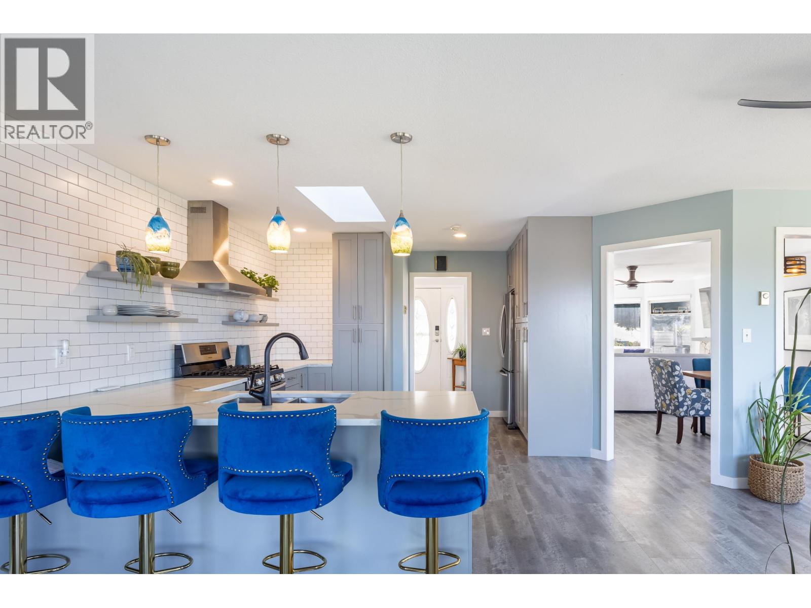 5007 Laurel Avenue, Sechelt, British Columbia  V7Z 0B9 - Photo 11 - R3110122