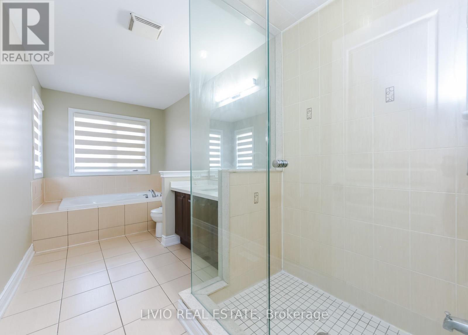 48 Bonnie Braes Drive, Brampton, Ontario  L6Y 0Y5 - Photo 25 - W12987036