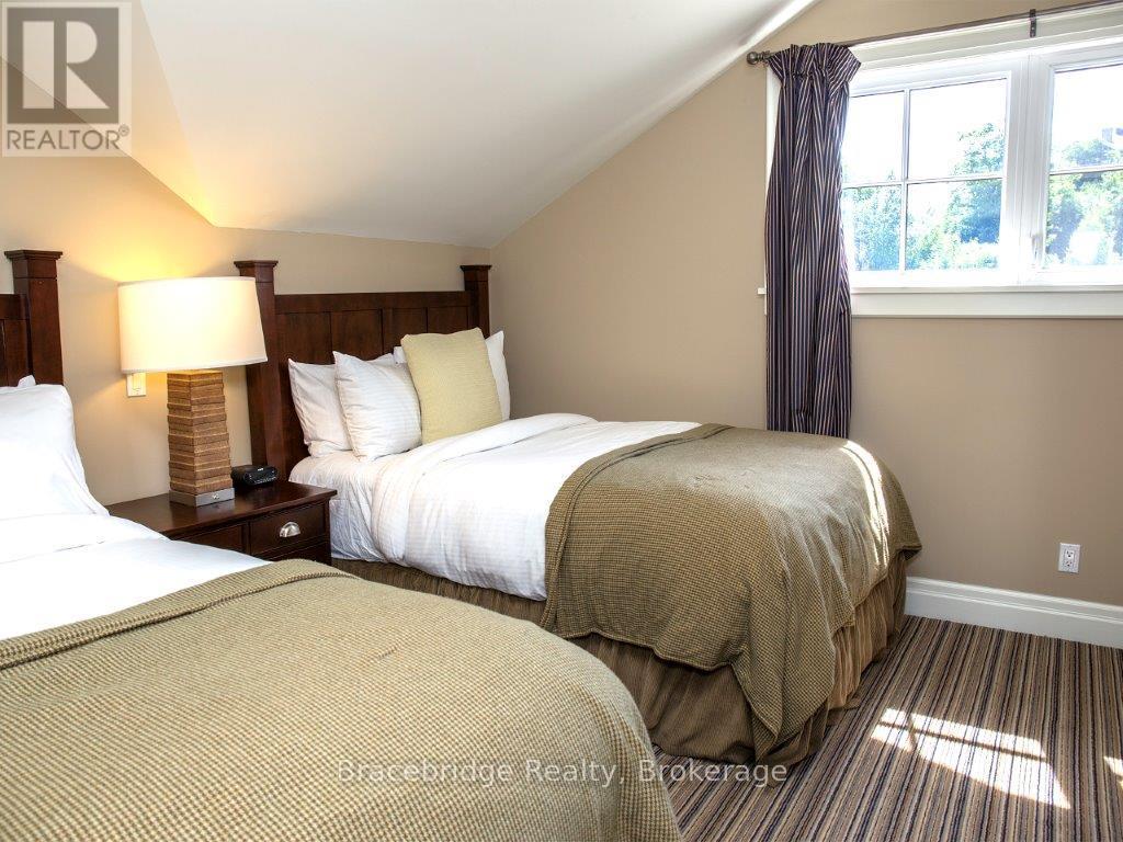 G103-D2 - 1869 Muskoka Road 118 Highway W, Muskoka Lakes, Ontario  P1L 1W8 - Photo 6 - X12987648