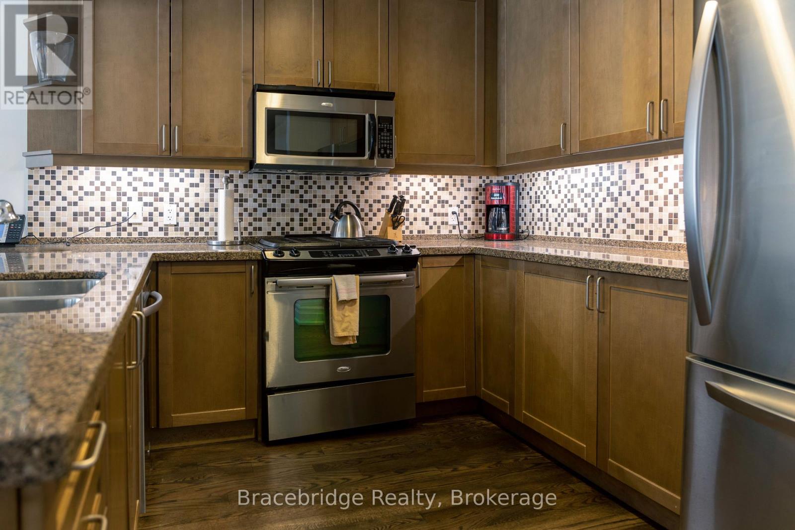 G103-D2 - 1869 Muskoka Road 118 Highway W, Muskoka Lakes, Ontario  P1L 1W8 - Photo 9 - X12987648