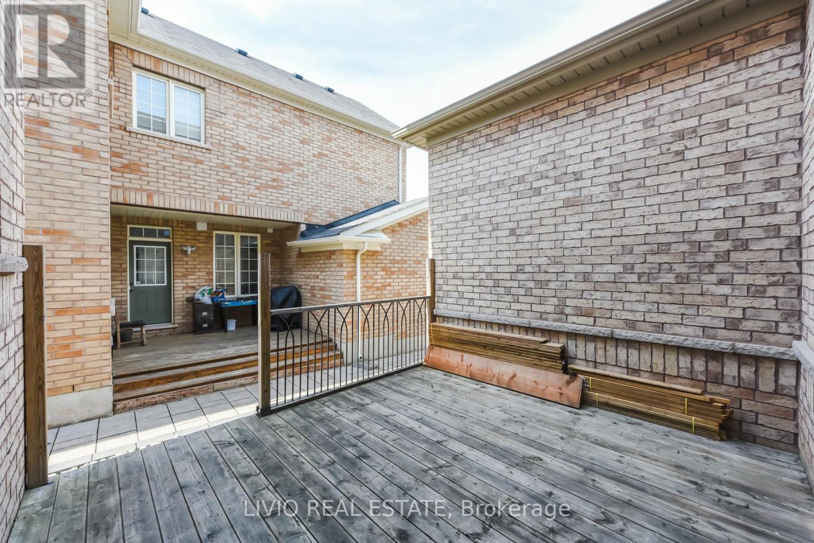 48 Bonnie Braes Drive, Brampton, Ontario  L6Y 0Y5 - Photo 36 - W12987036