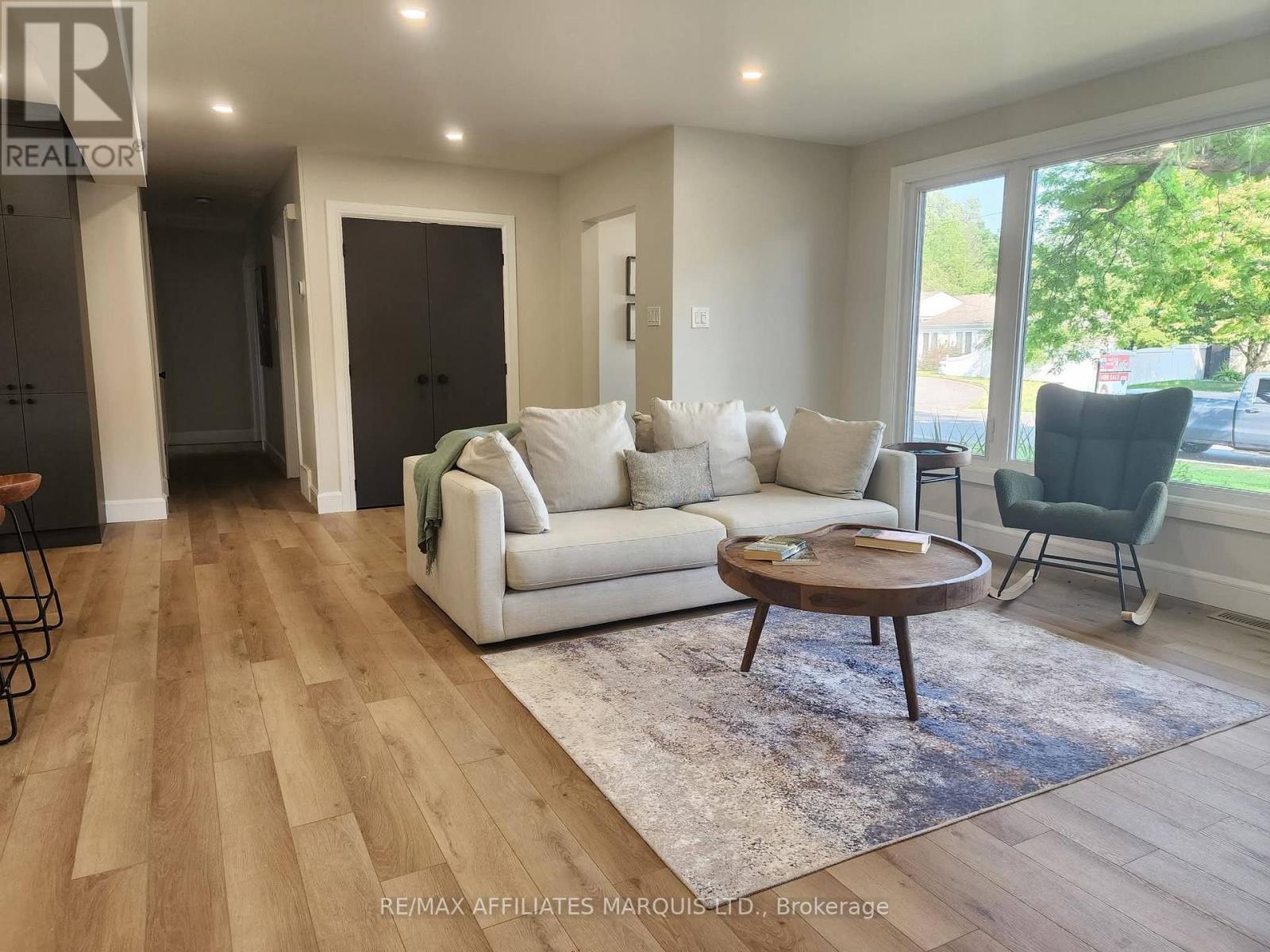 1409 Leonard Avenue, Cornwall, Ontario K6J 1M9 - Photo 8 - X12844368