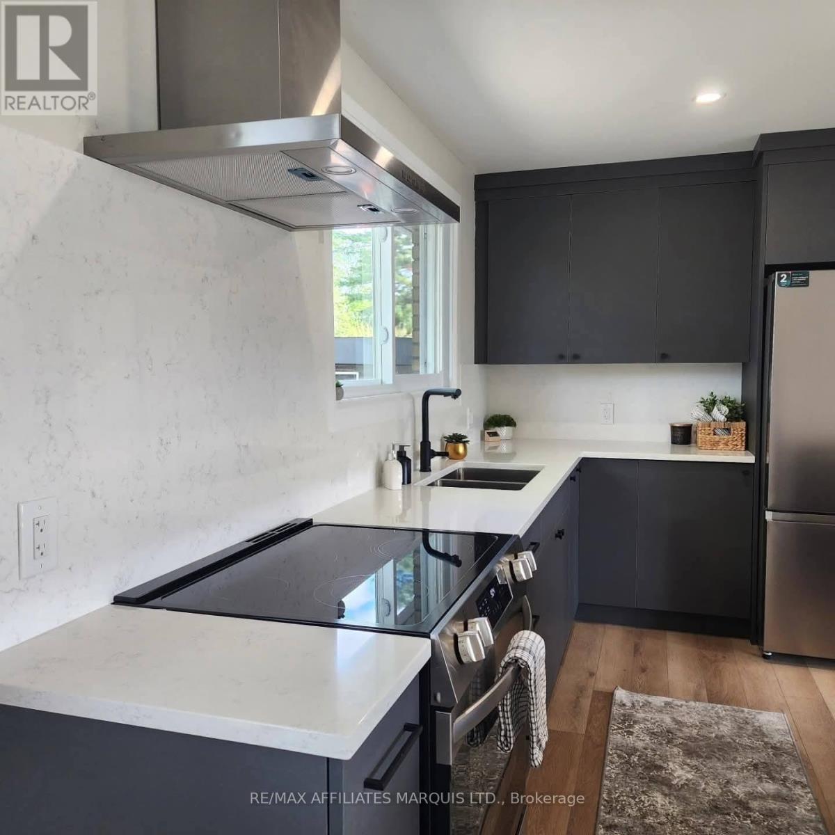 1409 Leonard Avenue, Cornwall, Ontario K6J 1M9 - Photo 4 - X12844368