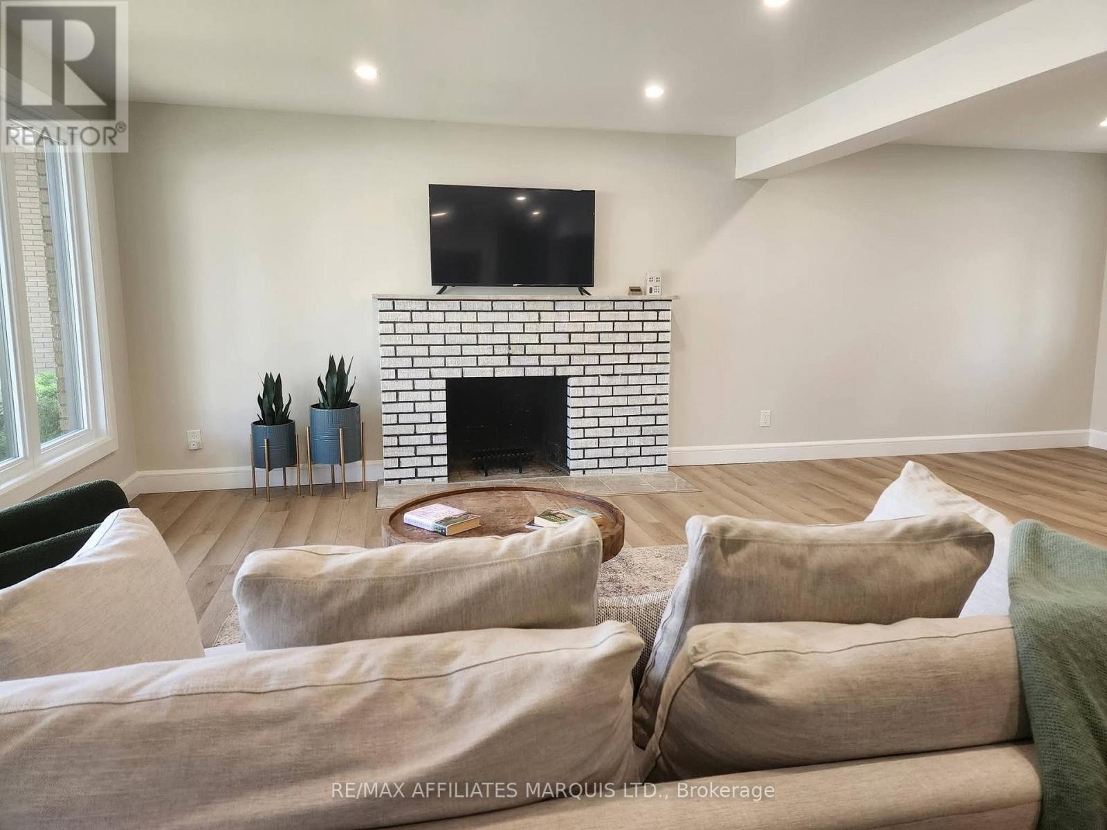 1409 Leonard Avenue, Cornwall, Ontario K6J 1M9 - Photo 9 - X12844368