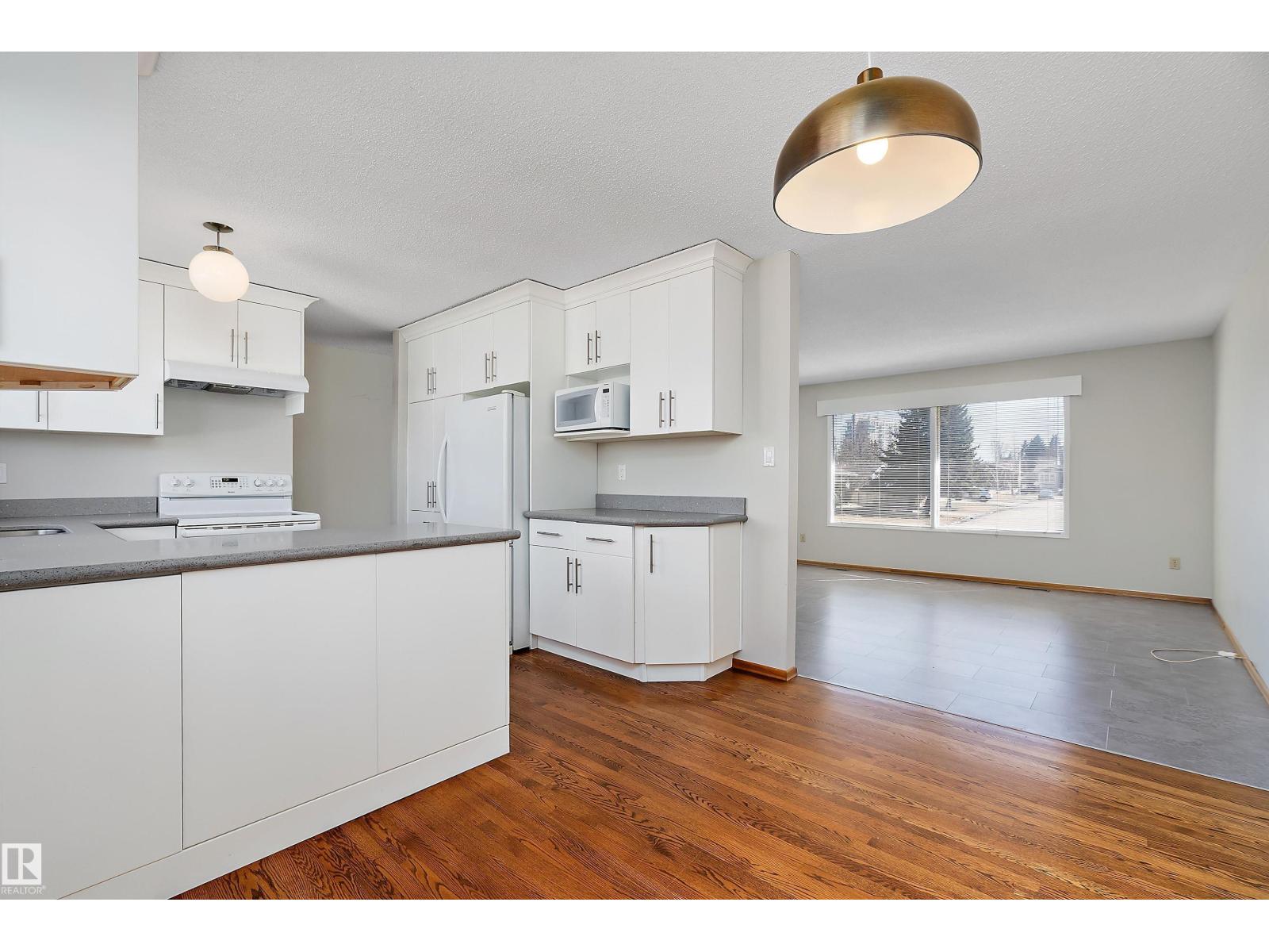 6736 31a Av Nw, Edmonton, Alberta  T6K 1M5 - Photo 10 - E4481906