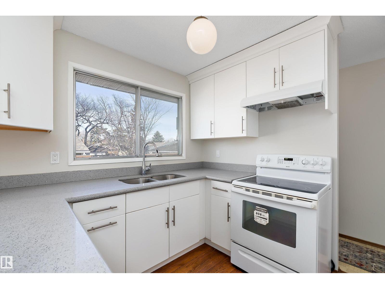 6736 31a Av Nw, Edmonton, Alberta  T6K 1M5 - Photo 13 - E4481906