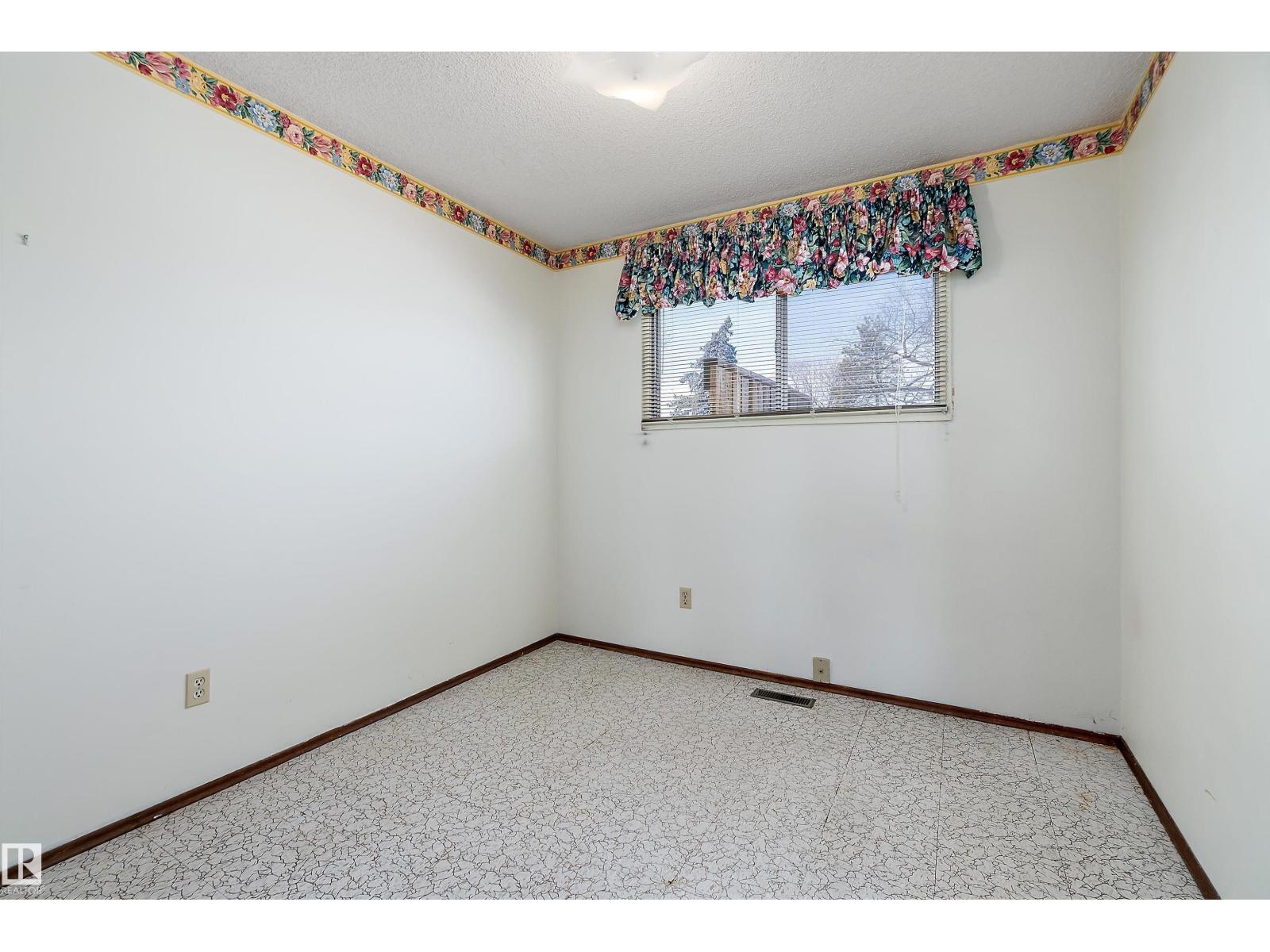 6736 31a Av Nw, Edmonton, Alberta  T6K 1M5 - Photo 16 - E4481906