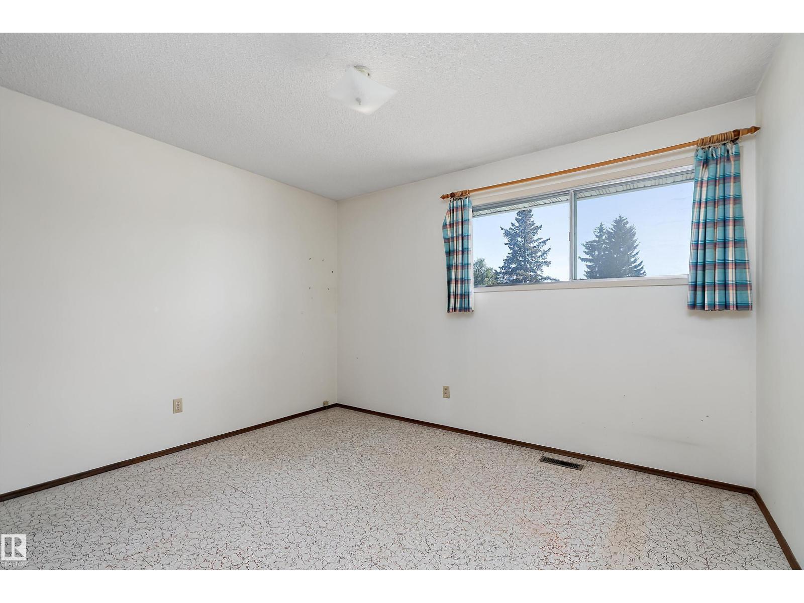 6736 31a Av Nw, Edmonton, Alberta  T6K 1M5 - Photo 19 - E4481906