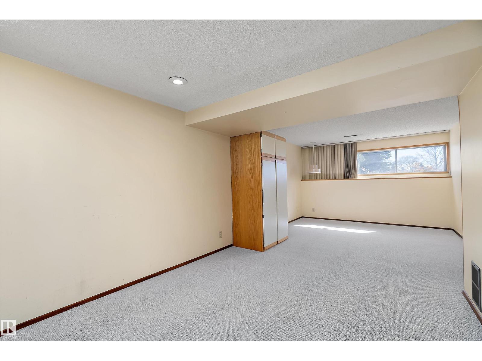 6736 31a Av Nw, Edmonton, Alberta  T6K 1M5 - Photo 27 - E4481906