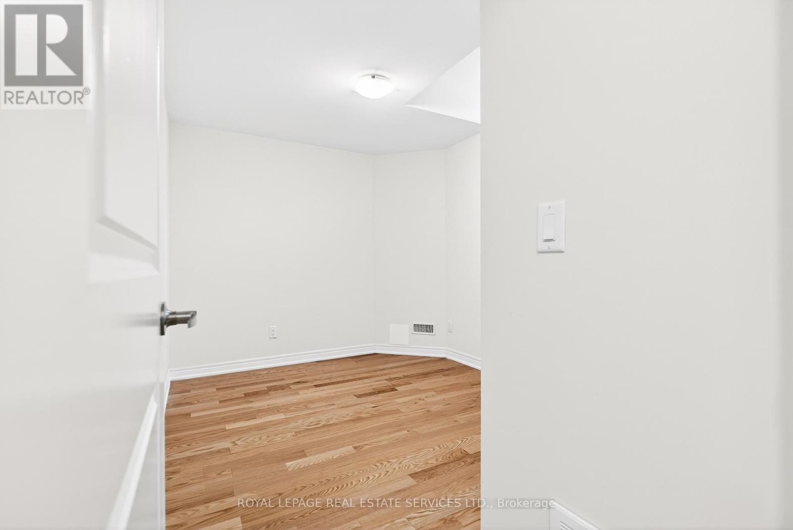 Unit 2 - 3207 Sixth Line, Oakville, Ontario  L6H 0V8 - Photo 31 - W12987636