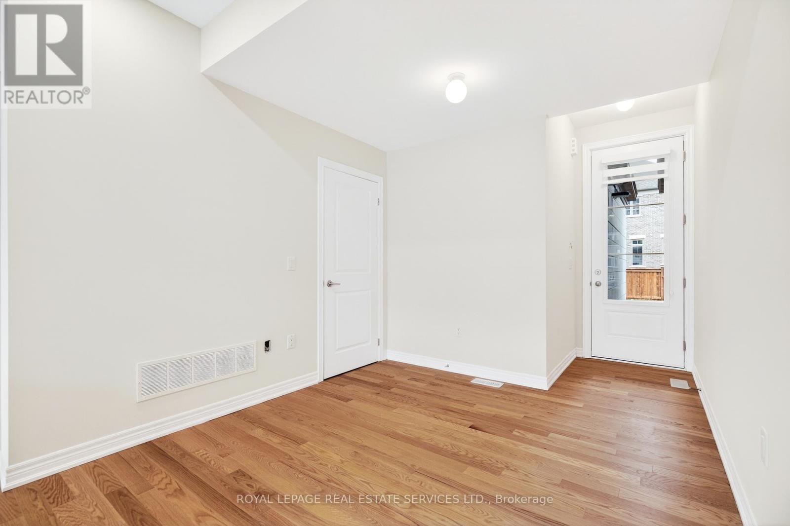 Unit 2 - 3207 Sixth Line, Oakville, Ontario  L6H 0V8 - Photo 4 - W12987636