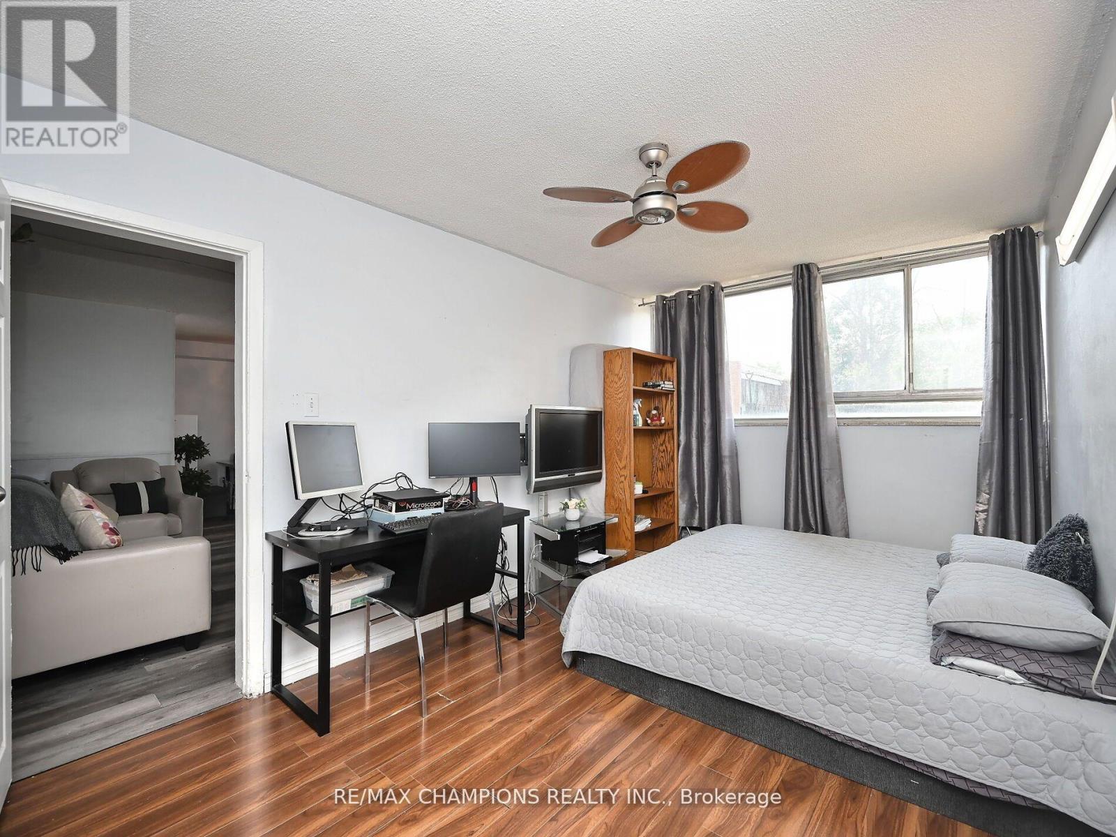 112 - 1050 Stainton Drive E, Mississauga, Ontario  L5C 2T7 - Photo 10 - W12987640