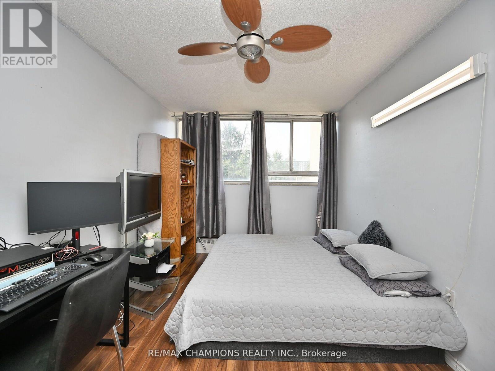 112 - 1050 Stainton Drive E, Mississauga, Ontario  L5C 2T7 - Photo 11 - W12987640