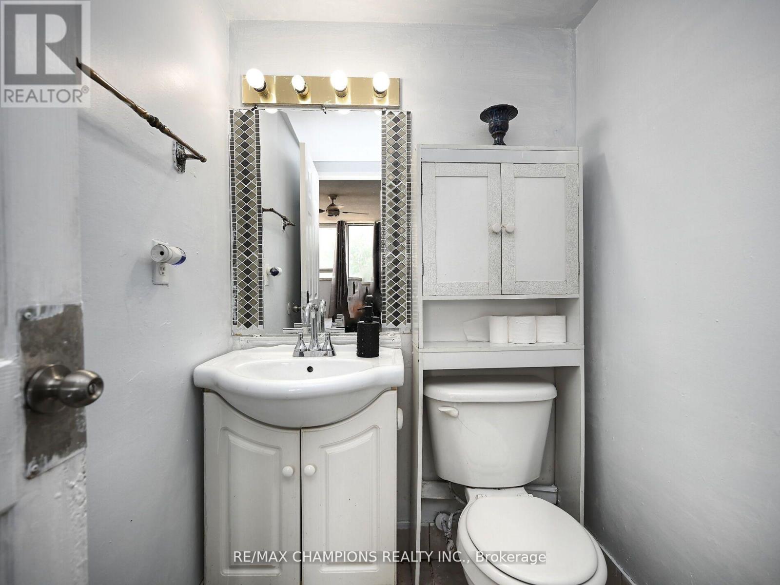 112 - 1050 Stainton Drive E, Mississauga, Ontario  L5C 2T7 - Photo 12 - W12987640