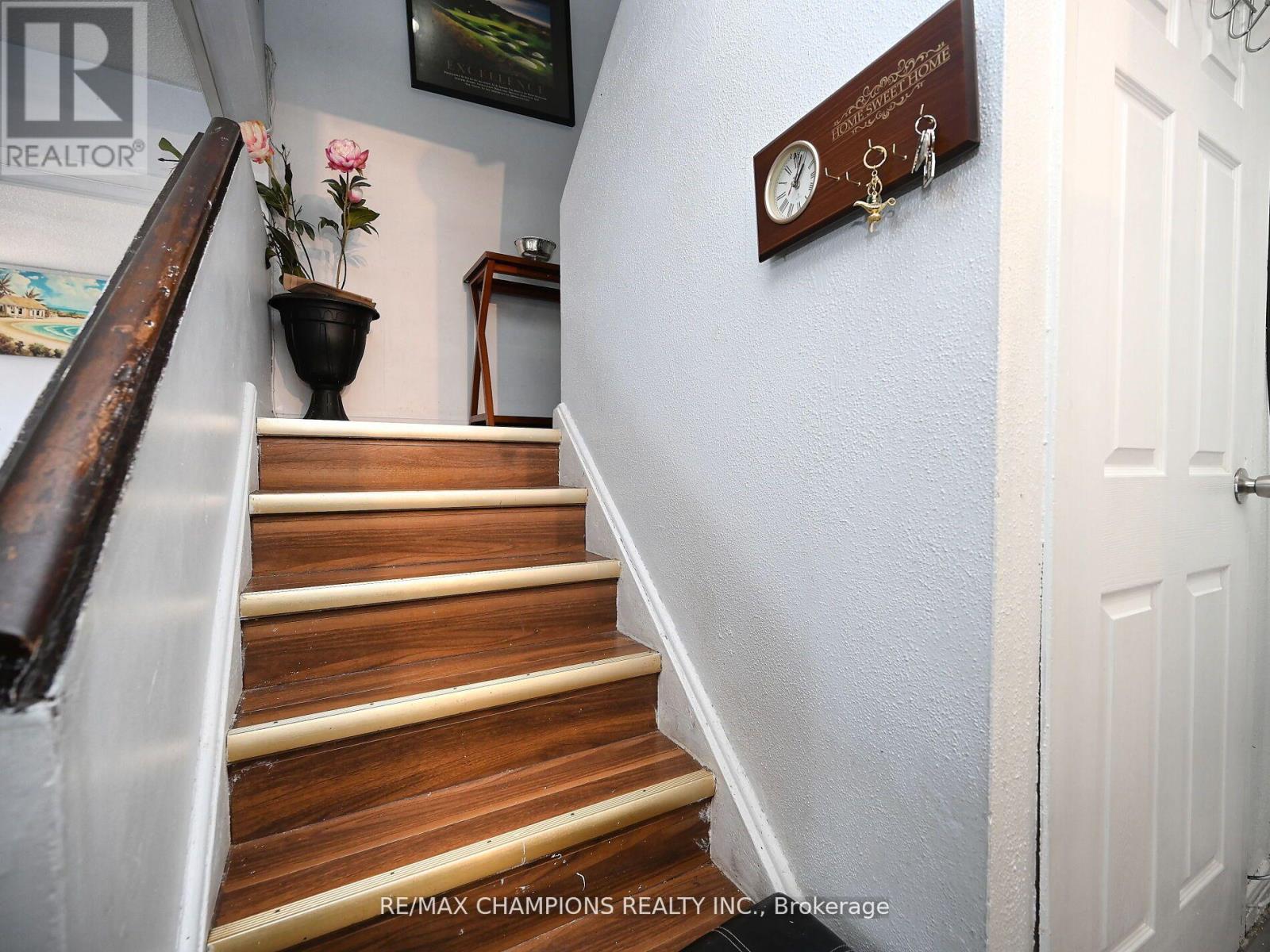 112 - 1050 Stainton Drive E, Mississauga, Ontario  L5C 2T7 - Photo 13 - W12987640