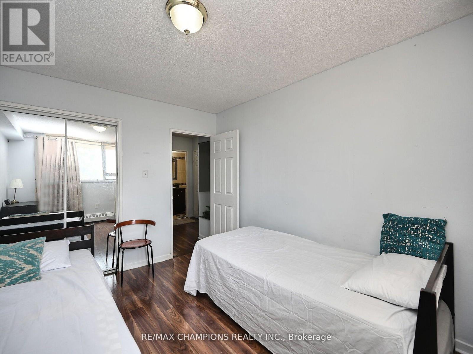 112 - 1050 Stainton Drive E, Mississauga, Ontario  L5C 2T7 - Photo 15 - W12987640